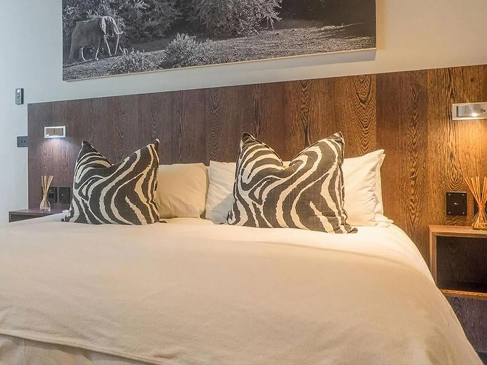 Bedroom, Bed in The Ocean View Guest House