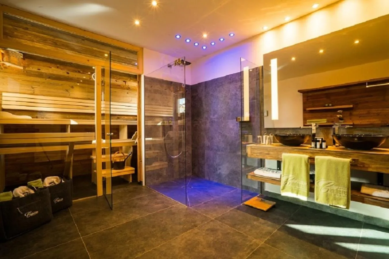 Sauna, Bed in Sporthotel Cinderella