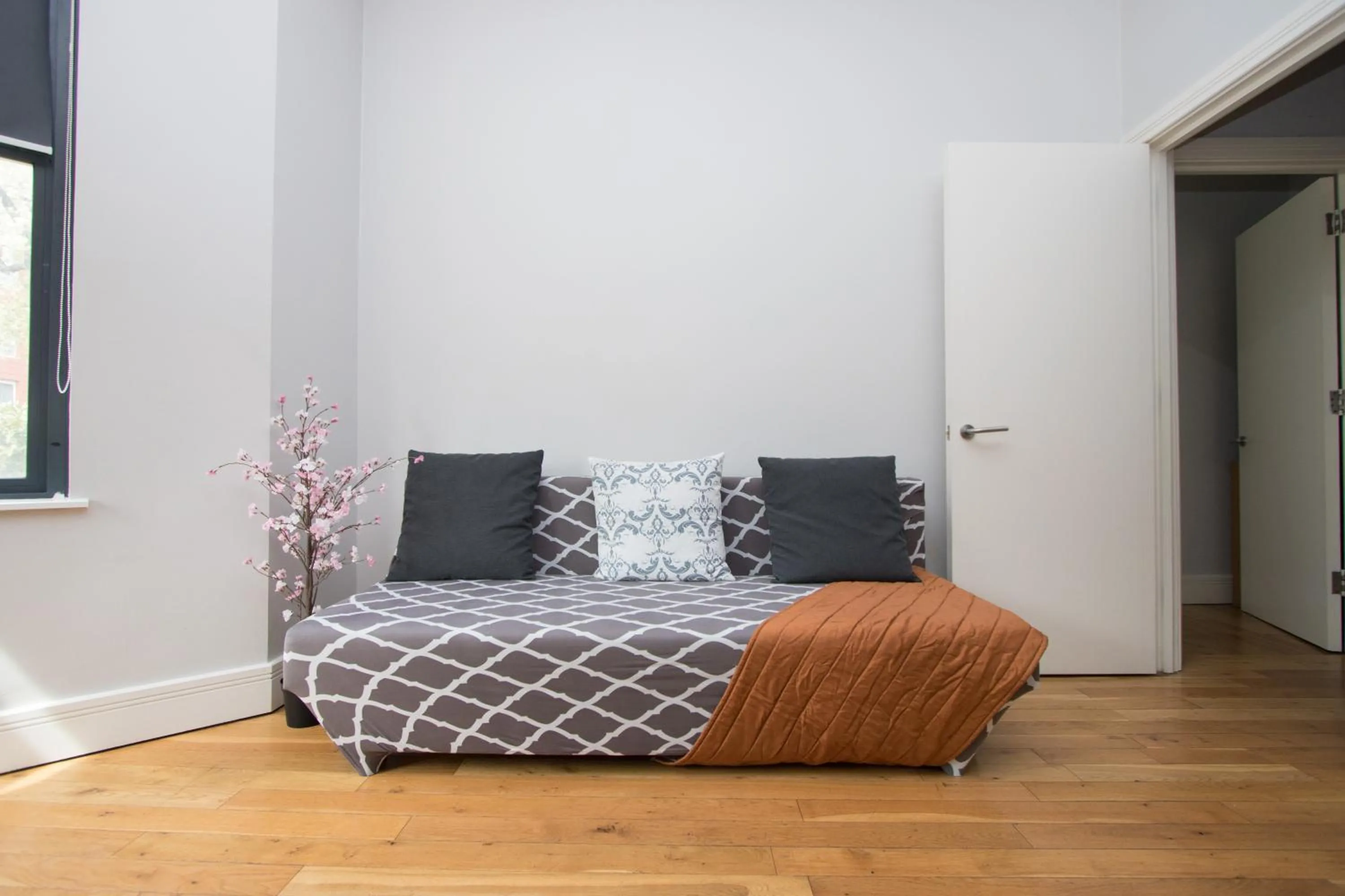 Seating area, Bed in Westciti Croydon Serviced Apartments