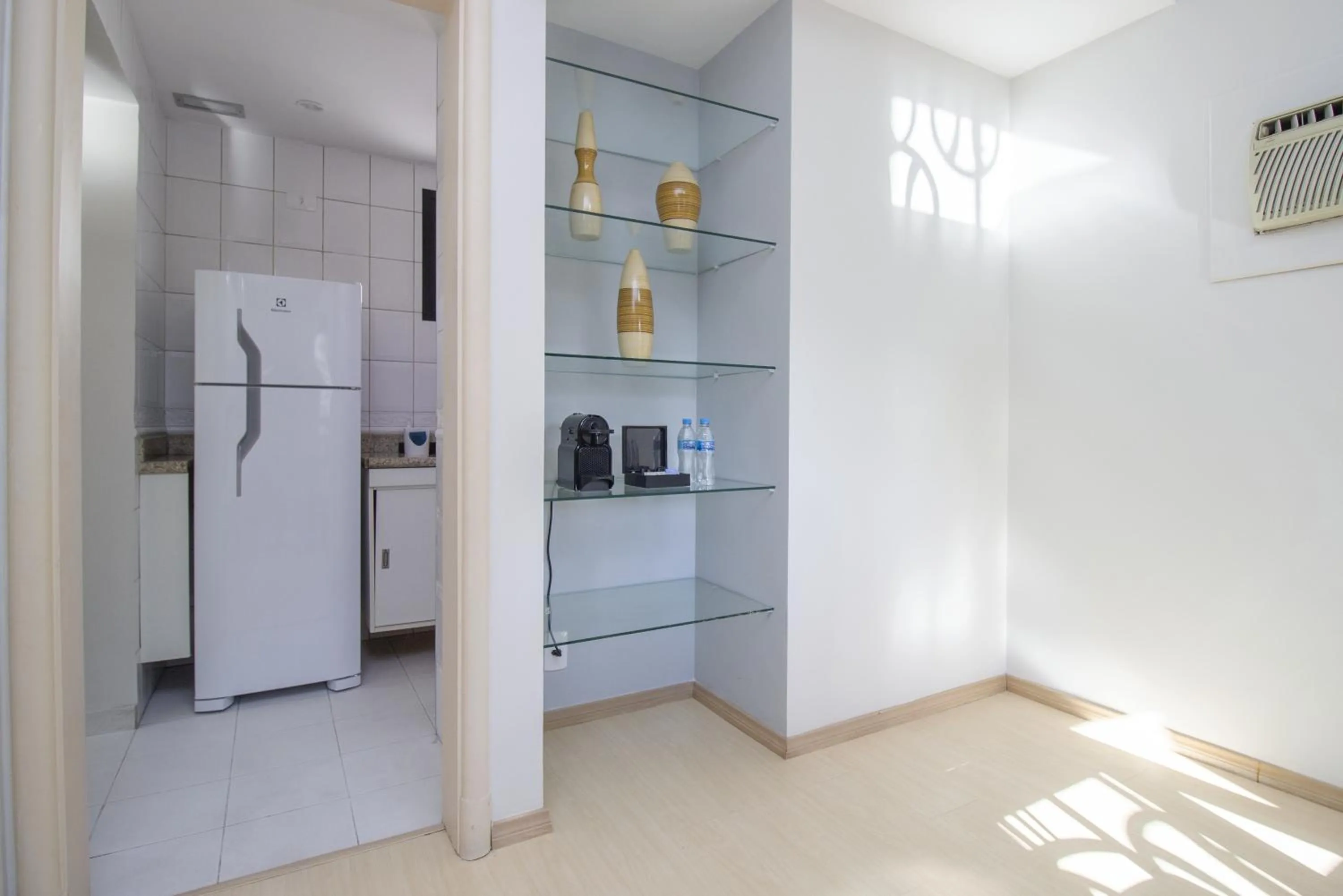 Communal kitchen in 360 Santa Cecília