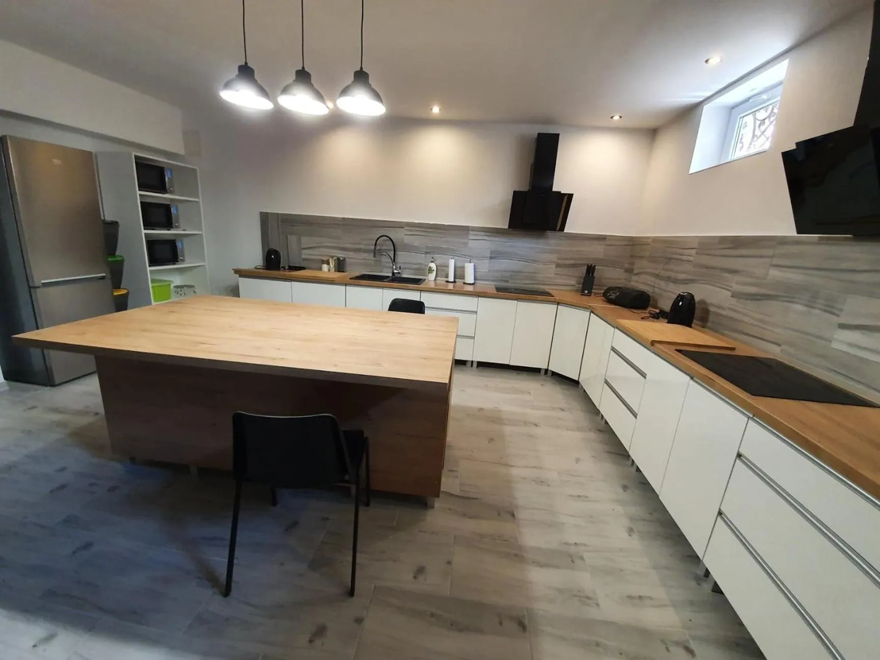 Kitchen or kitchenette in Hostel Północna 61