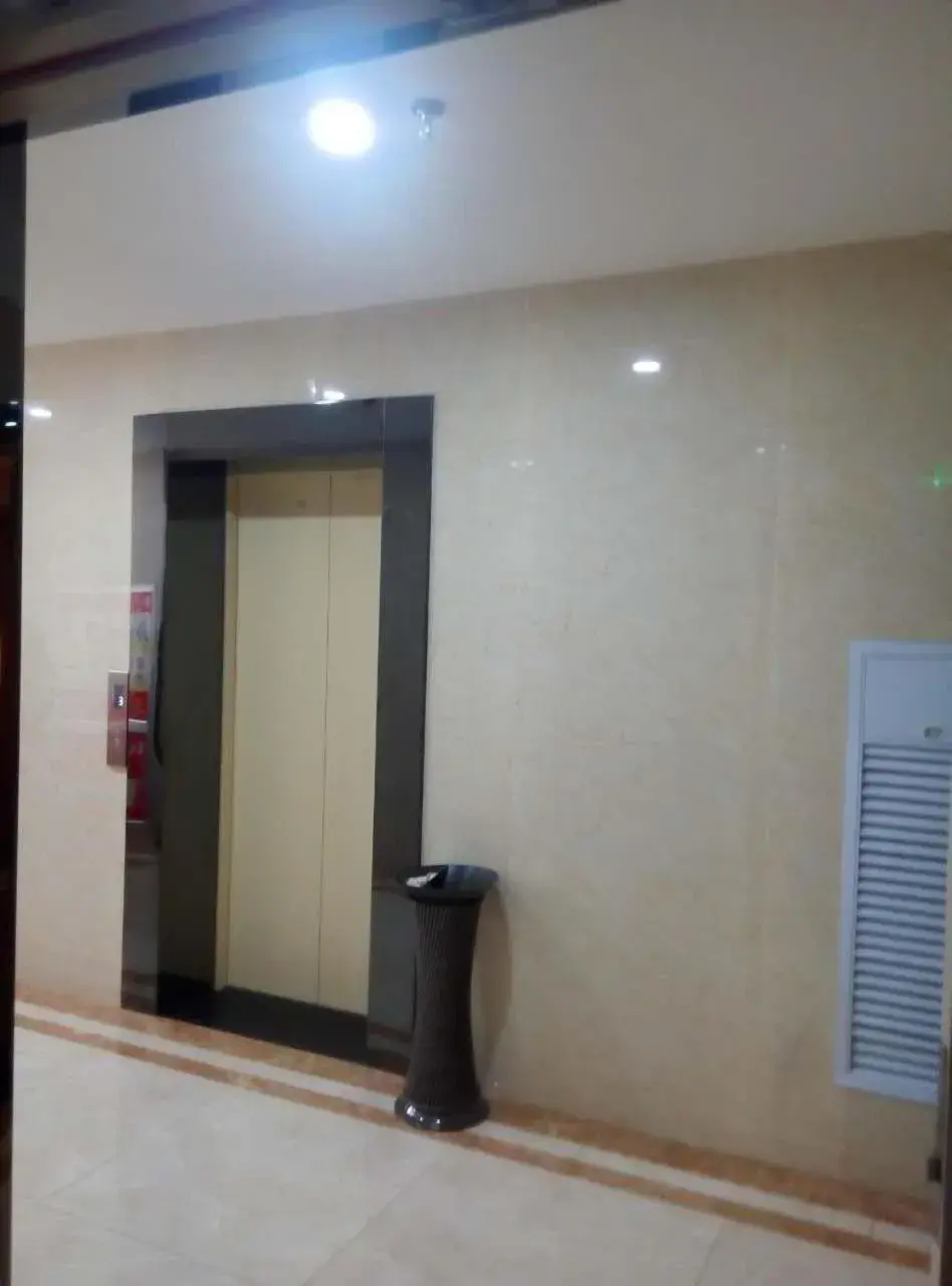 7 Days Premium Linfen Pingyang South Street Branch 7 Days Premium Linfen Pingyang South Street Branch