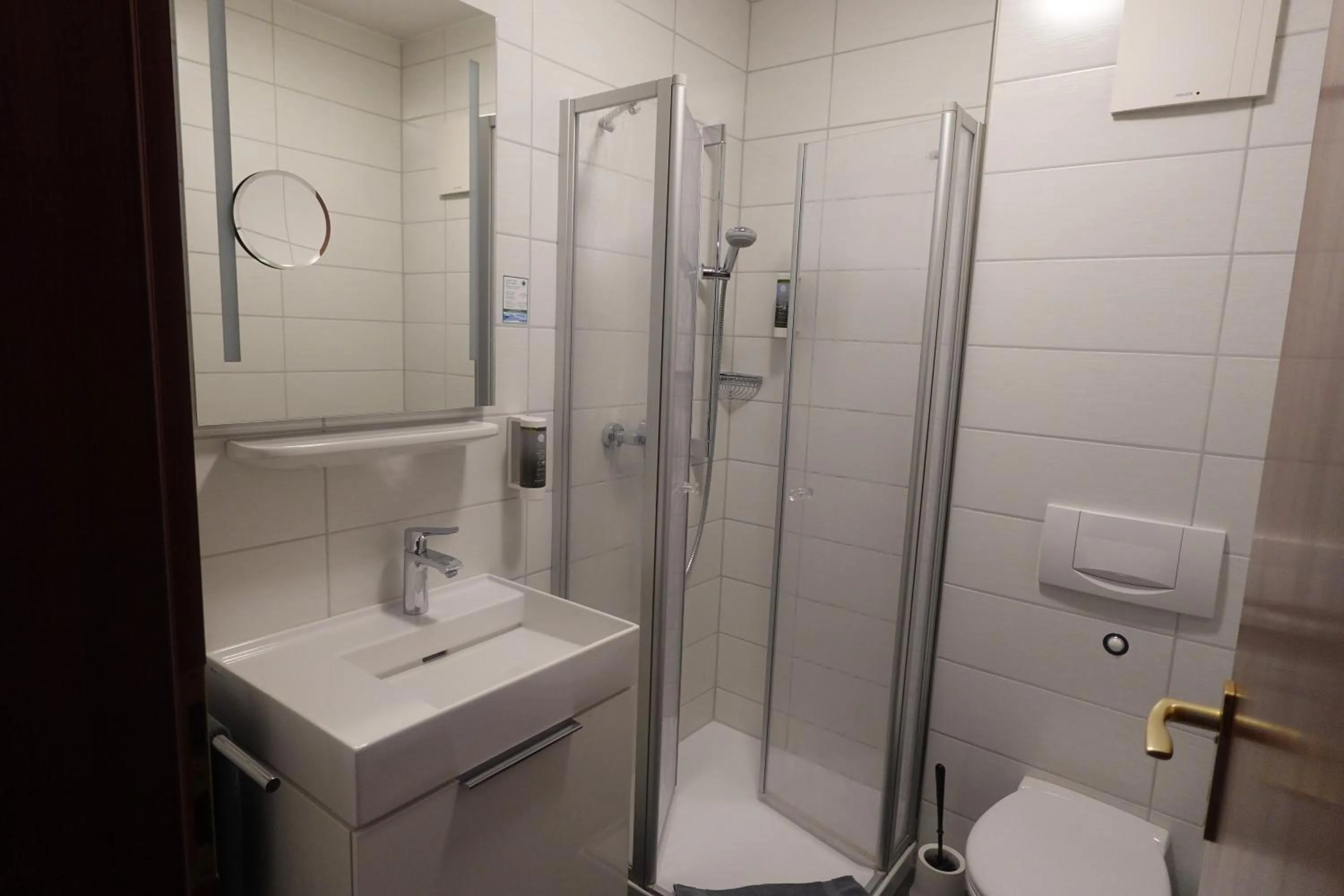 Shower in Hotel & Weinhaus Zum Schwarzen Bären