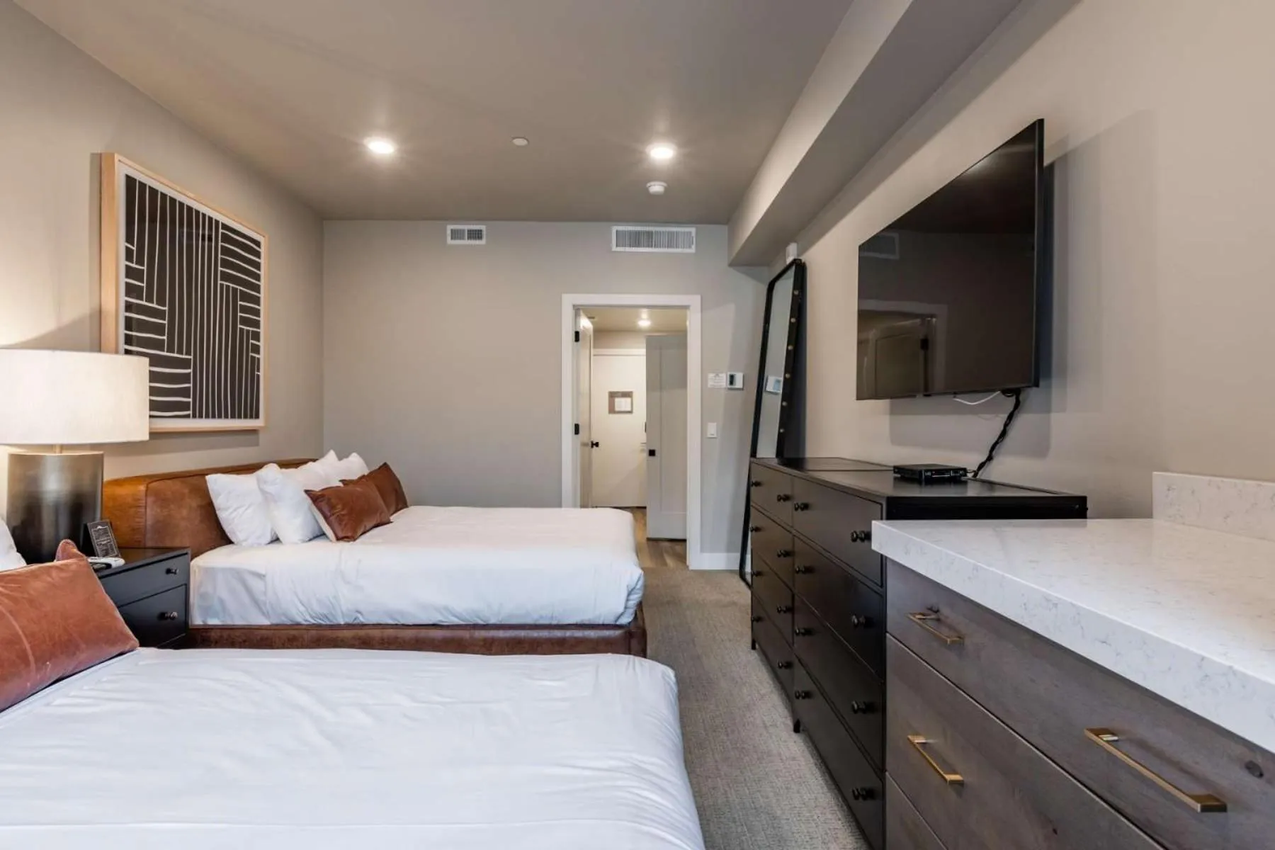 TV and multimedia, Bed in Black Rock Mountain Resort