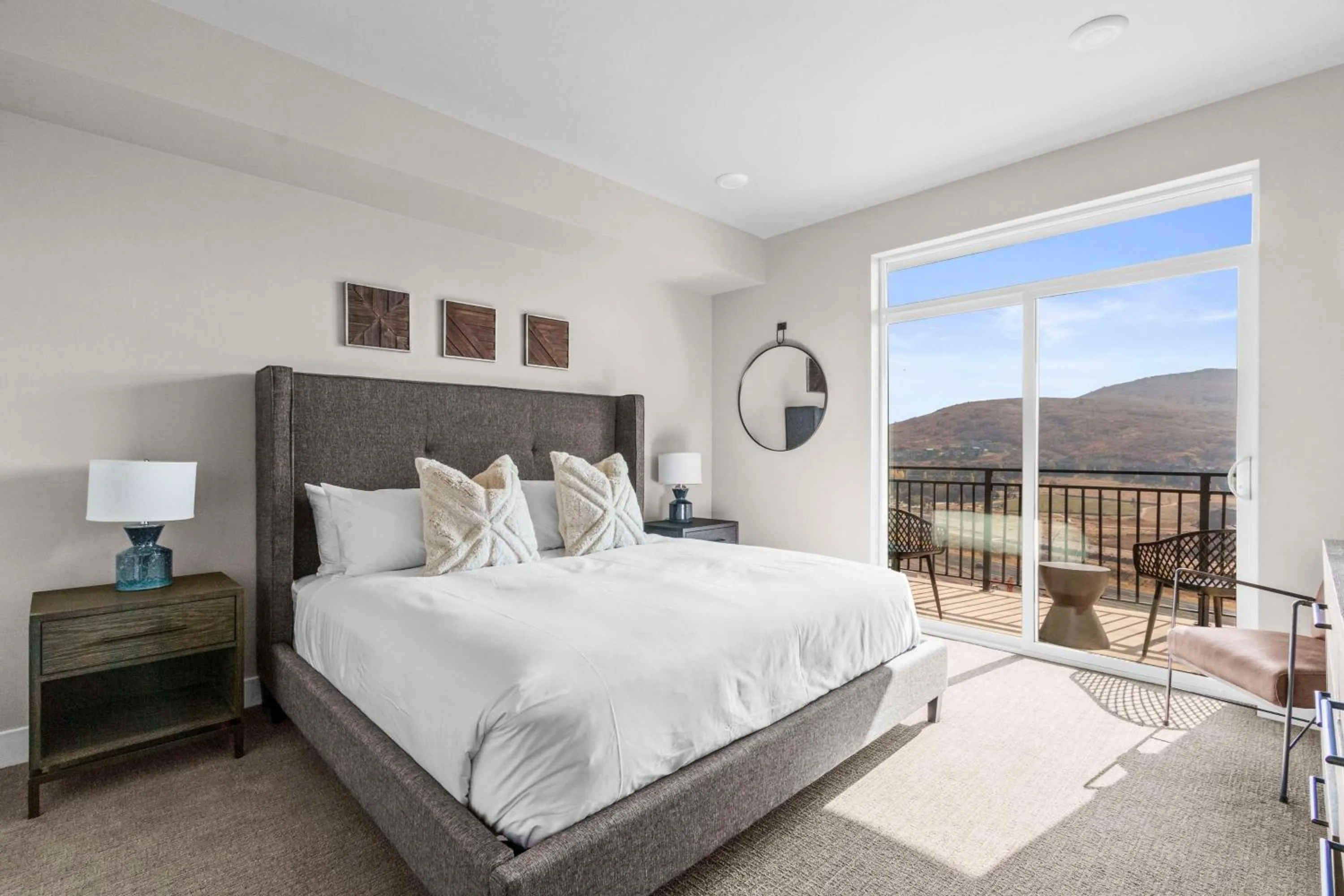 Photo of the whole room, Bed in Black Rock Mountain Resort