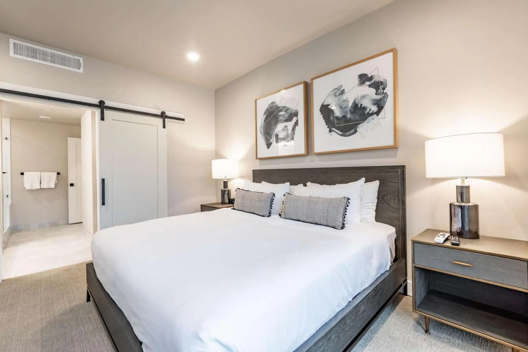 Photo of the whole room, Bed in Black Rock Mountain Resort