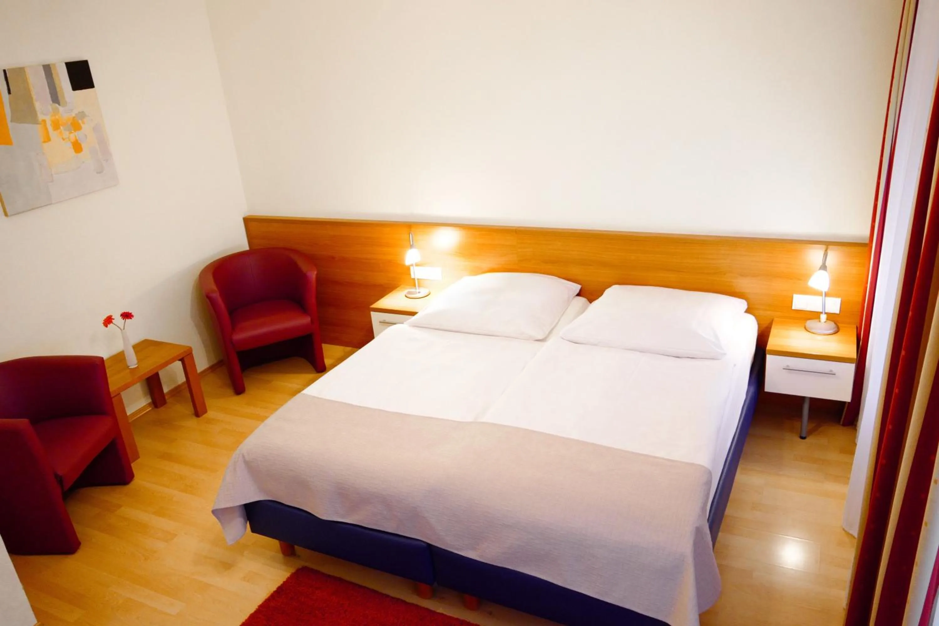 Photo of the whole room, Bed in Hotel Trierer Hof
