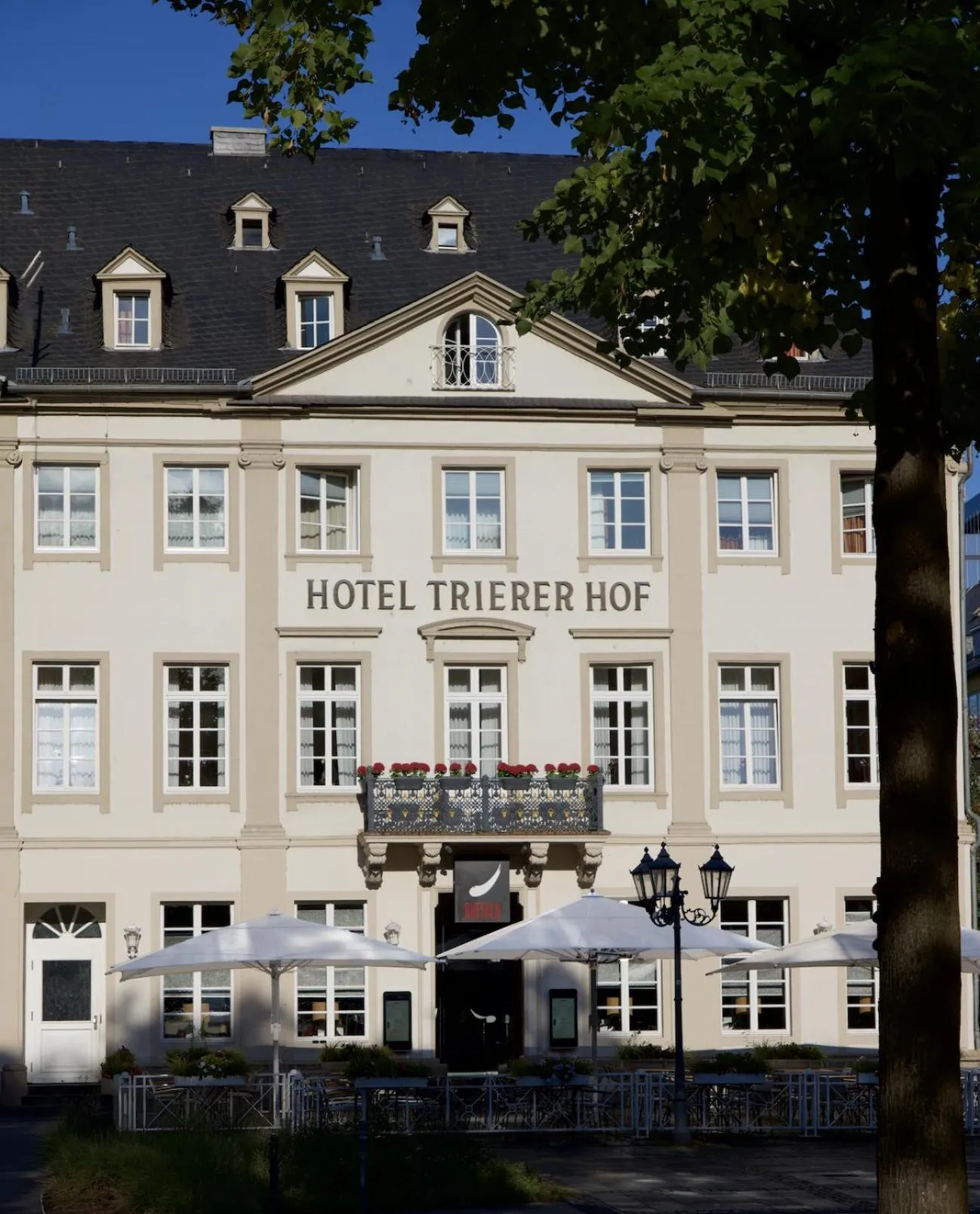 Property building in Hotel Trierer Hof