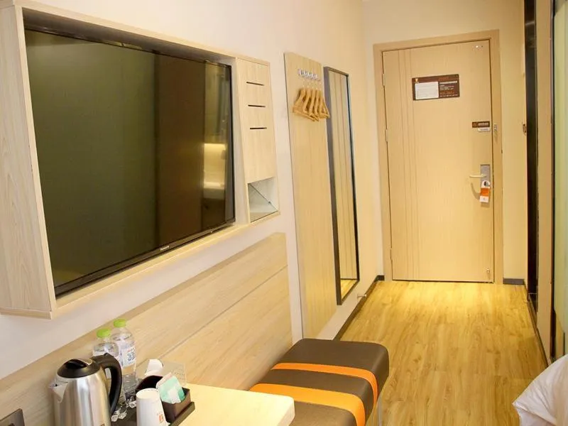 7Days Premium Chongqing Nanping Pedestrian Street Light Rail Station Branch