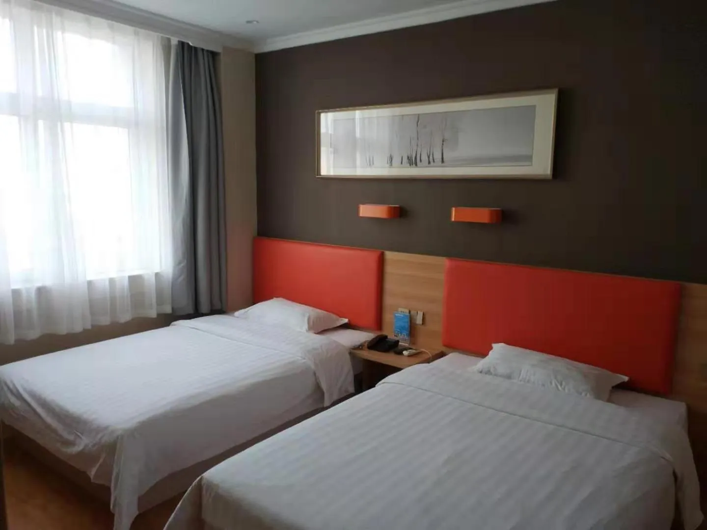 Bed in 7Days Premium Jiyuan Tiantai Road Xinyao City Square Branch