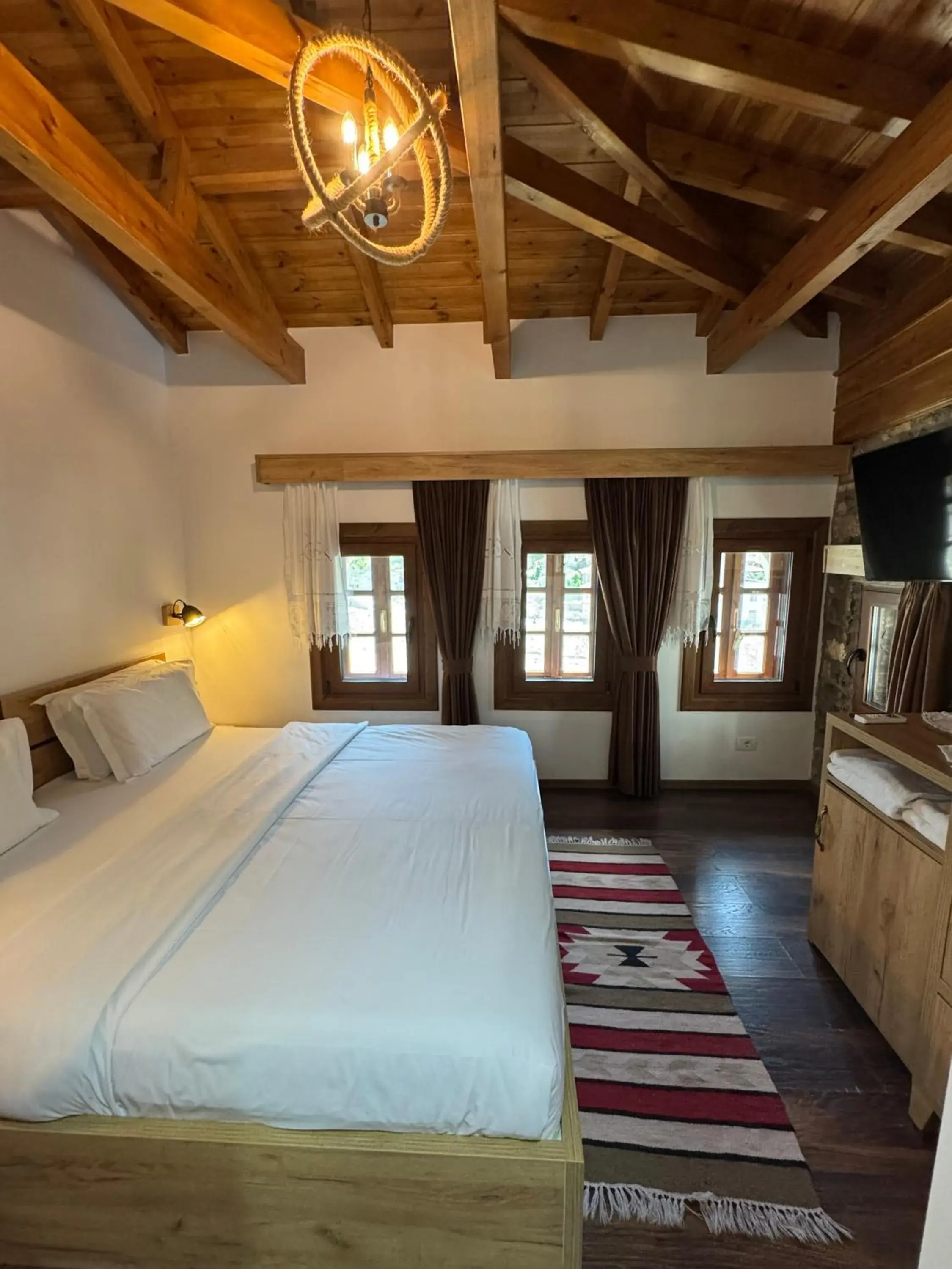 Deluxe King Room in HOTEL ANSEL Deluxe King Room in HOTEL ANSEL