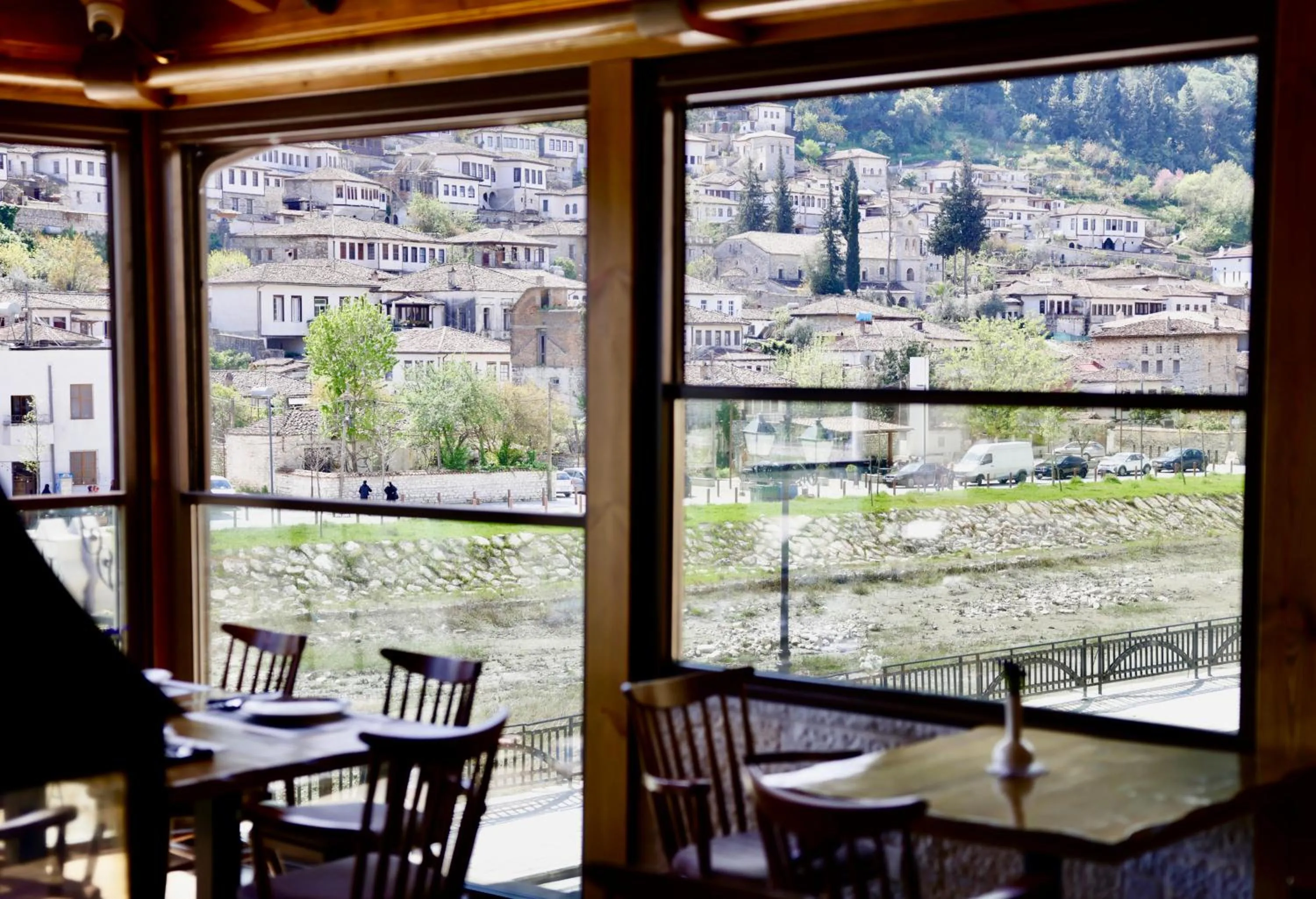 Restaurant/places to eat in HOTEL ANSEL