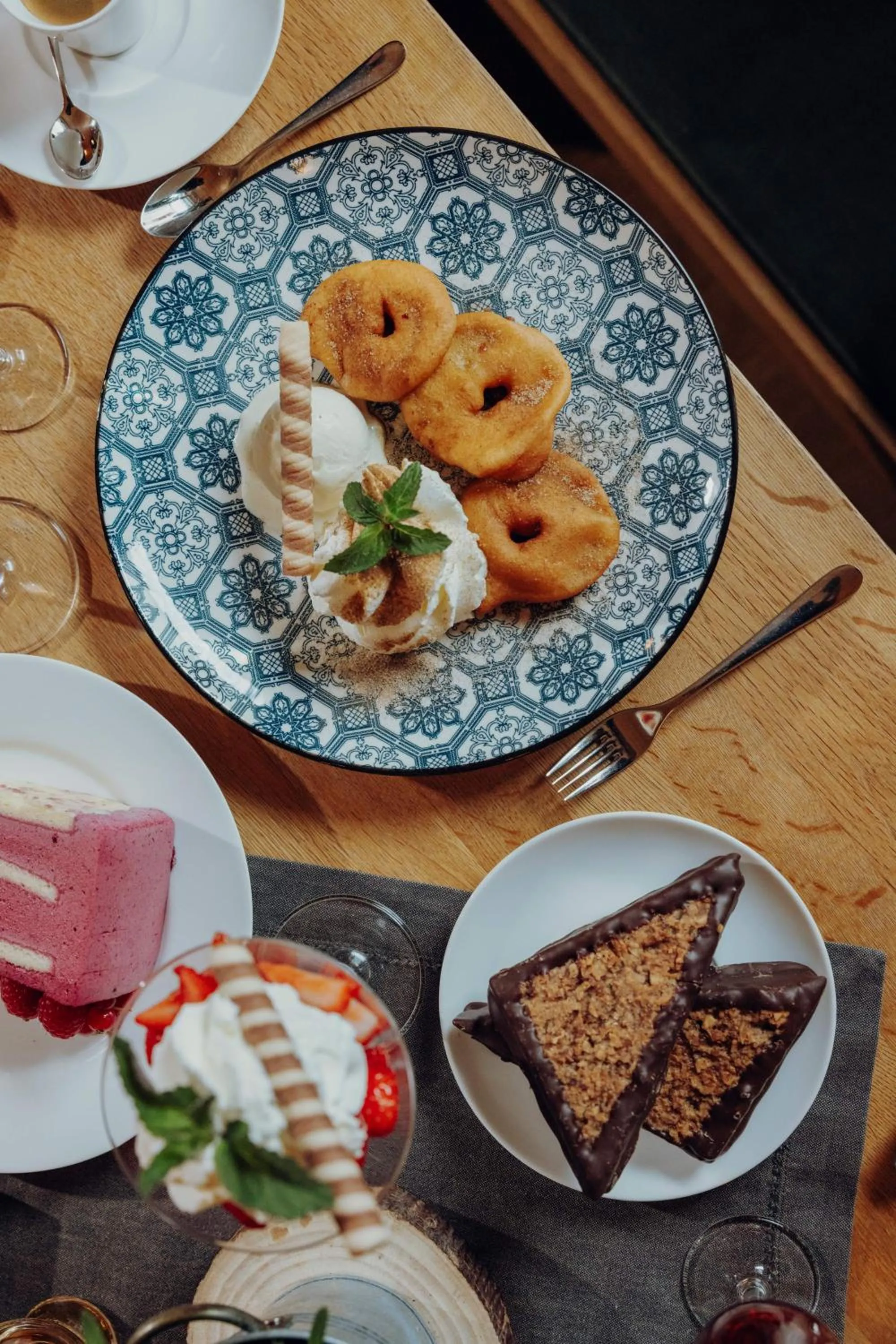 Restaurant/places to eat in Hotel Waldhorn