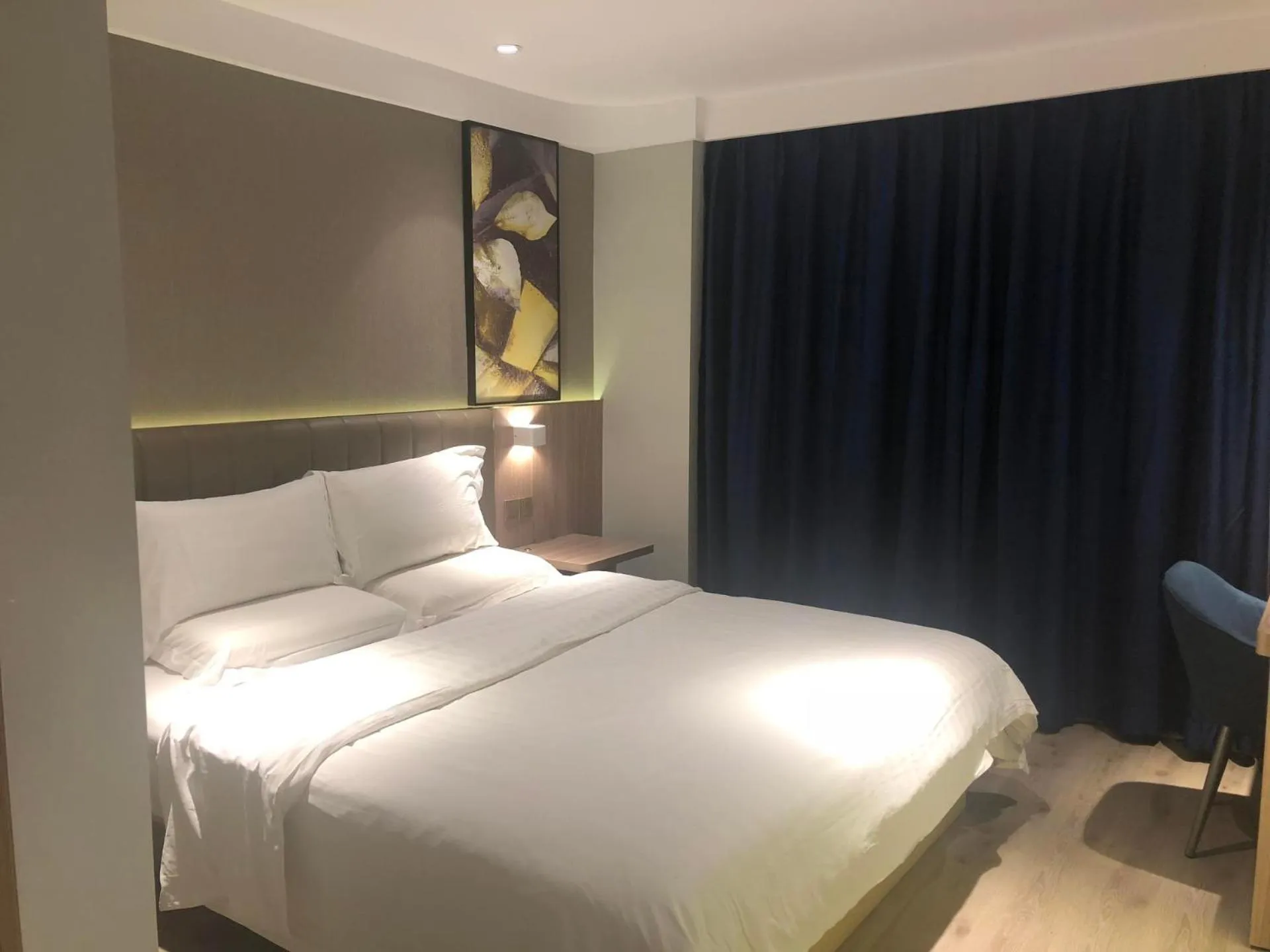 7Days Premium Shanghai Xujiahui Longhua Road Subway Station Branch