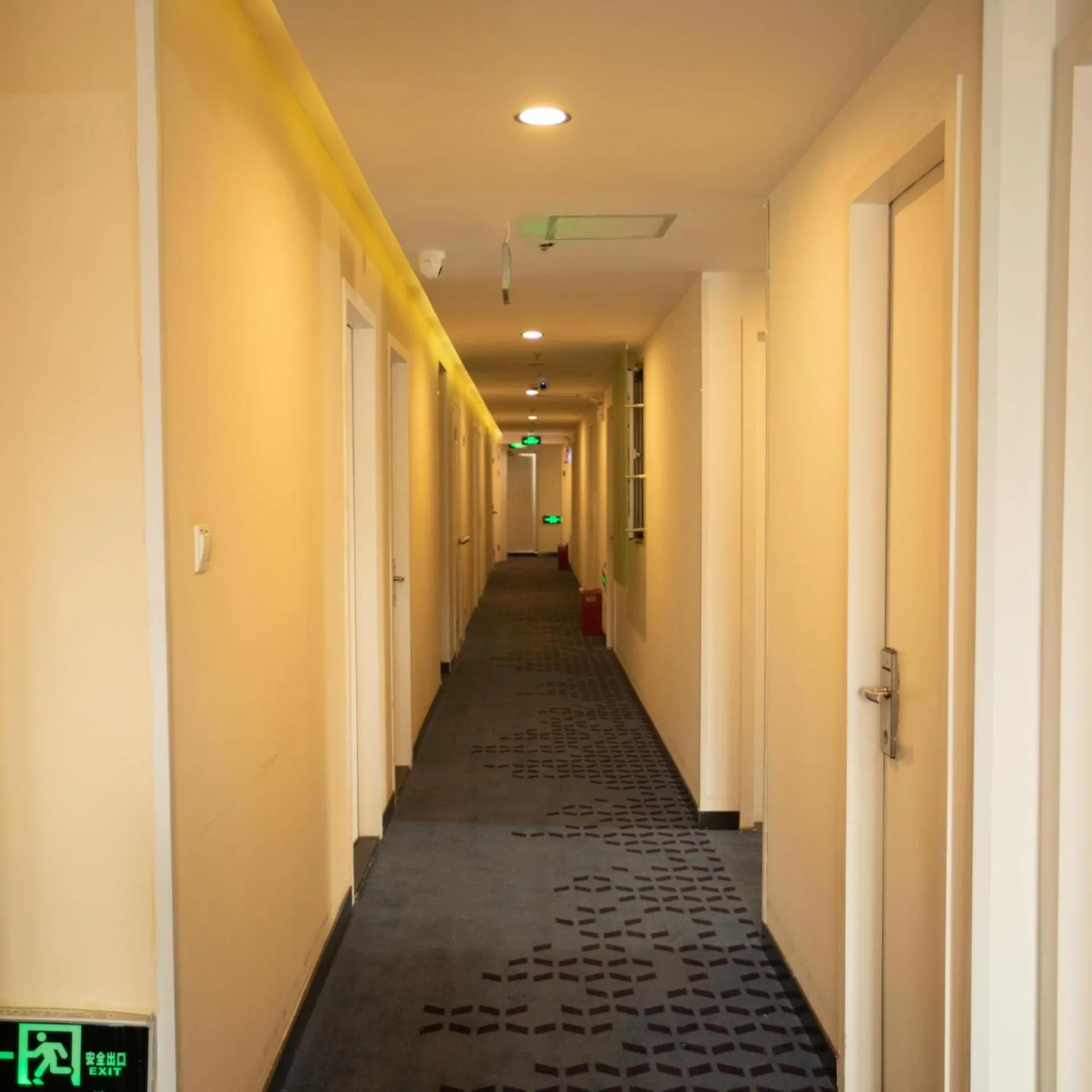 7Days Premium Shanghai Xujiahui Longhua Road Subway Station Branch