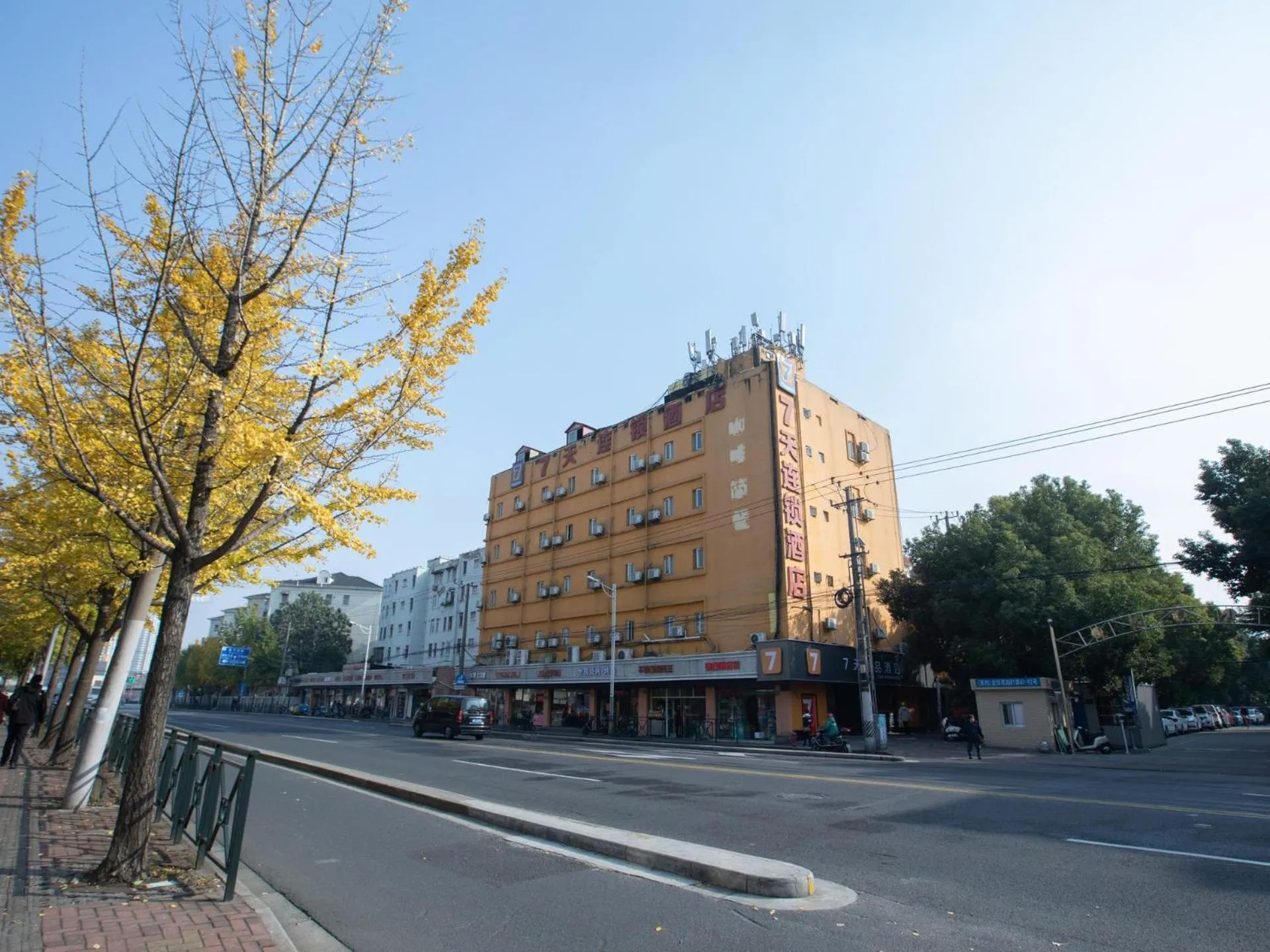 7Days Premium Shanghai Xujiahui Longhua Road Subway Station Branch