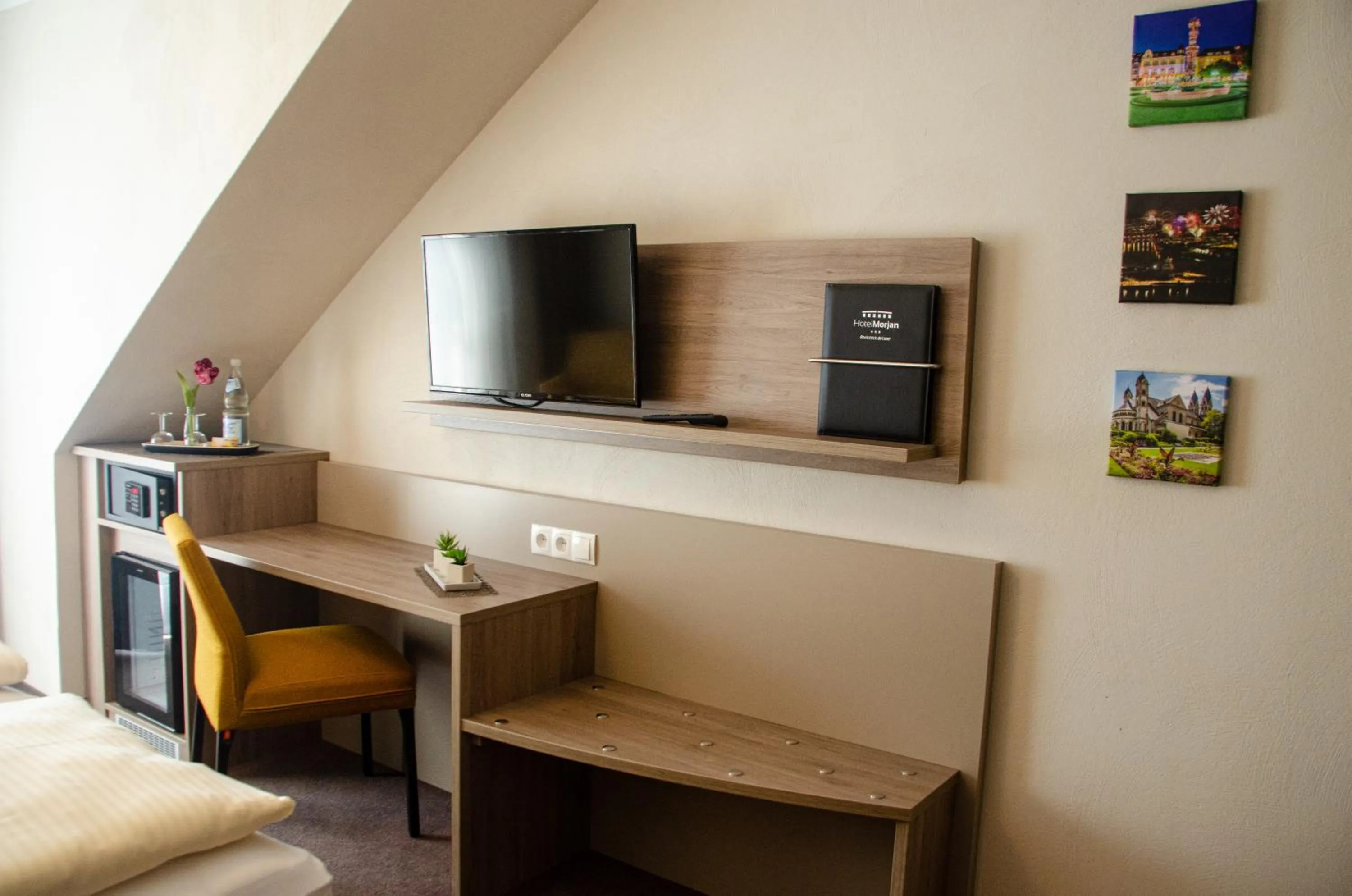 TV and multimedia in Hotel Morjan