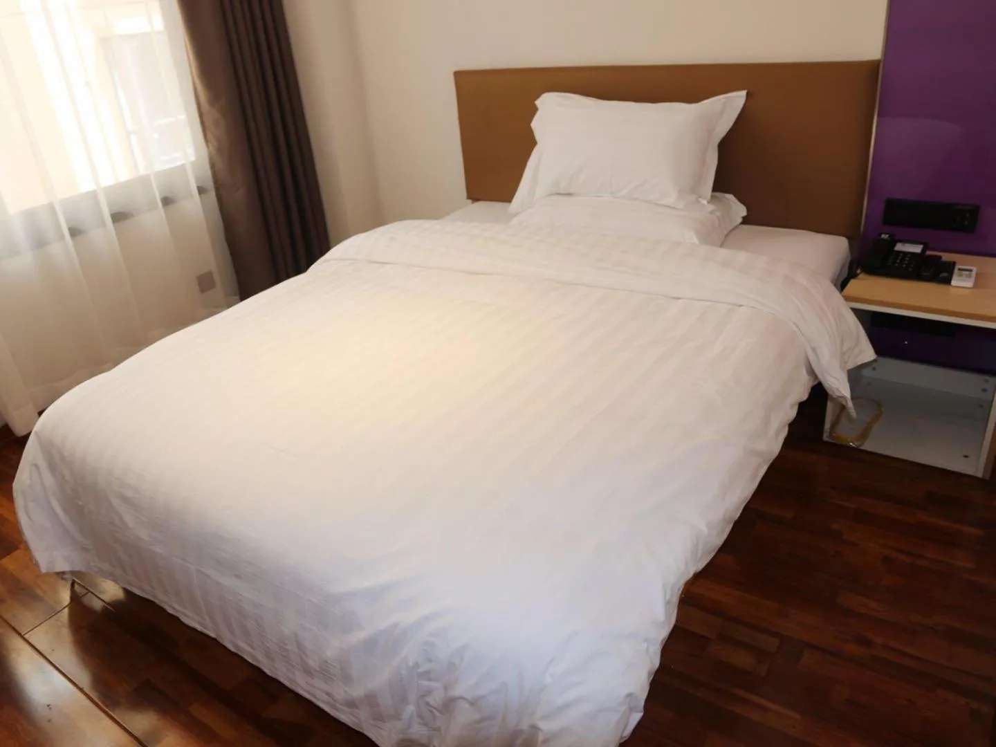 Bed in 7Days Inn Xianyang Xingping Jincheng Road Branch