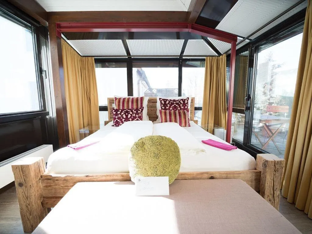 Photo of the whole room, Bed in Hotel Restaurant Krehl's Linde