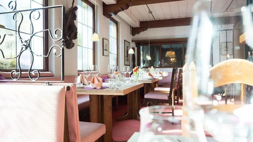 Restaurant/places to eat in Hotel Restaurant Krehl's Linde