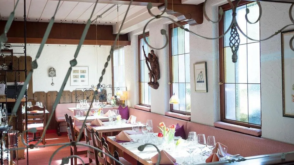 Restaurant/places to eat in Hotel Restaurant Krehl's Linde