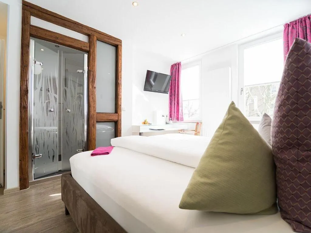 Photo of the whole room, Bed in Hotel Restaurant Krehl's Linde