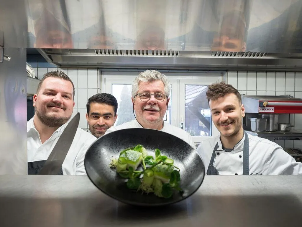 Restaurant/places to eat in Hotel Restaurant Krehl's Linde