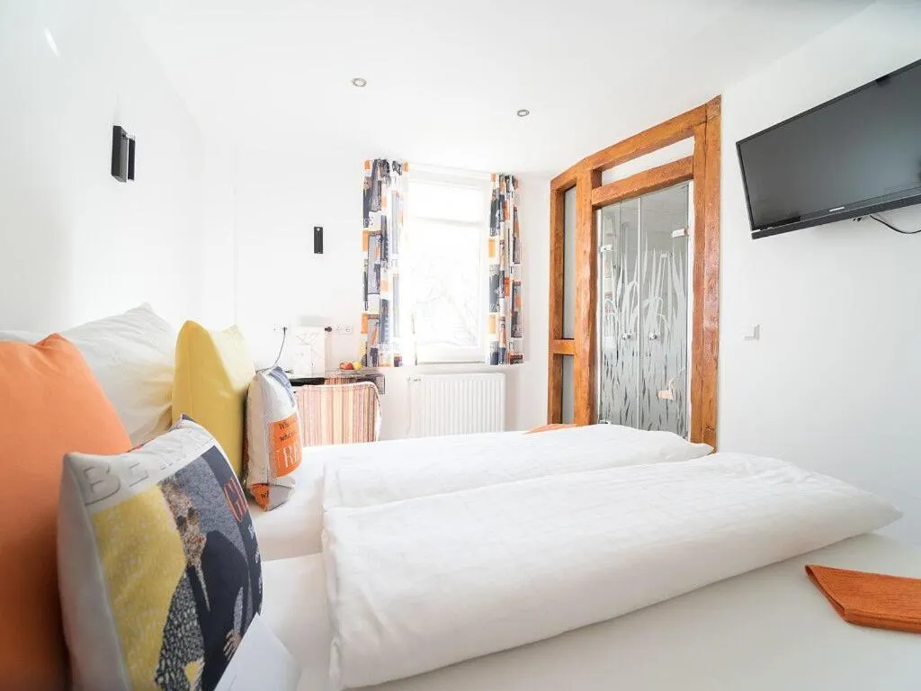 Photo of the whole room, Bed in Hotel Restaurant Krehl's Linde