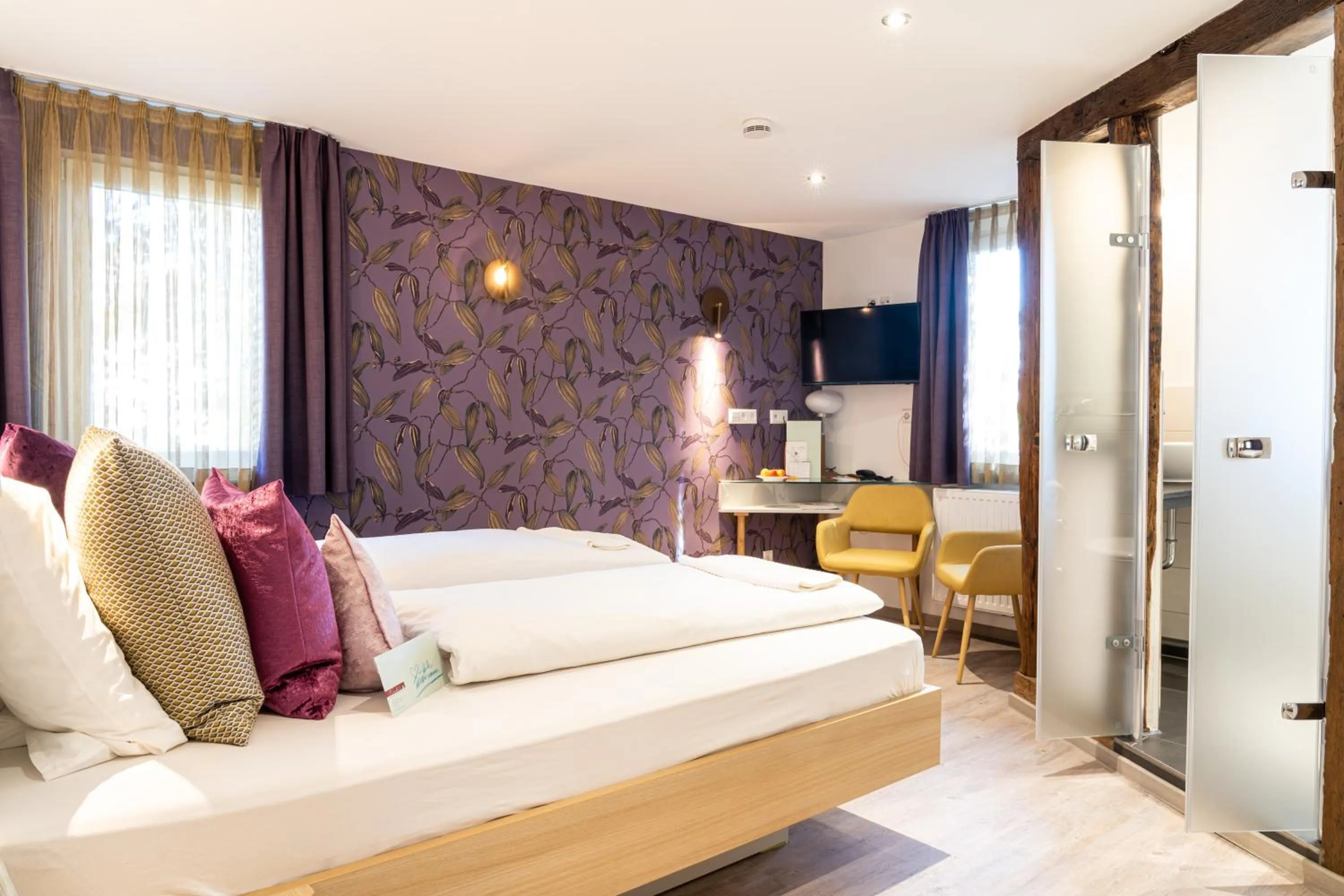 Bed in Hotel Restaurant Krehl's Linde