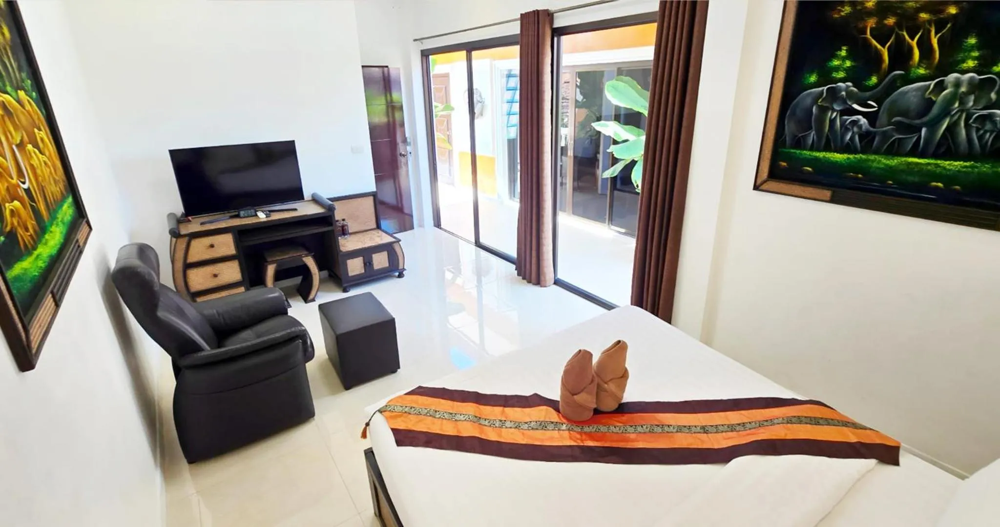 Bedroom in HIDELAND Luxury Pool Villa Pattaya Walking Street 5 Bedrooms
