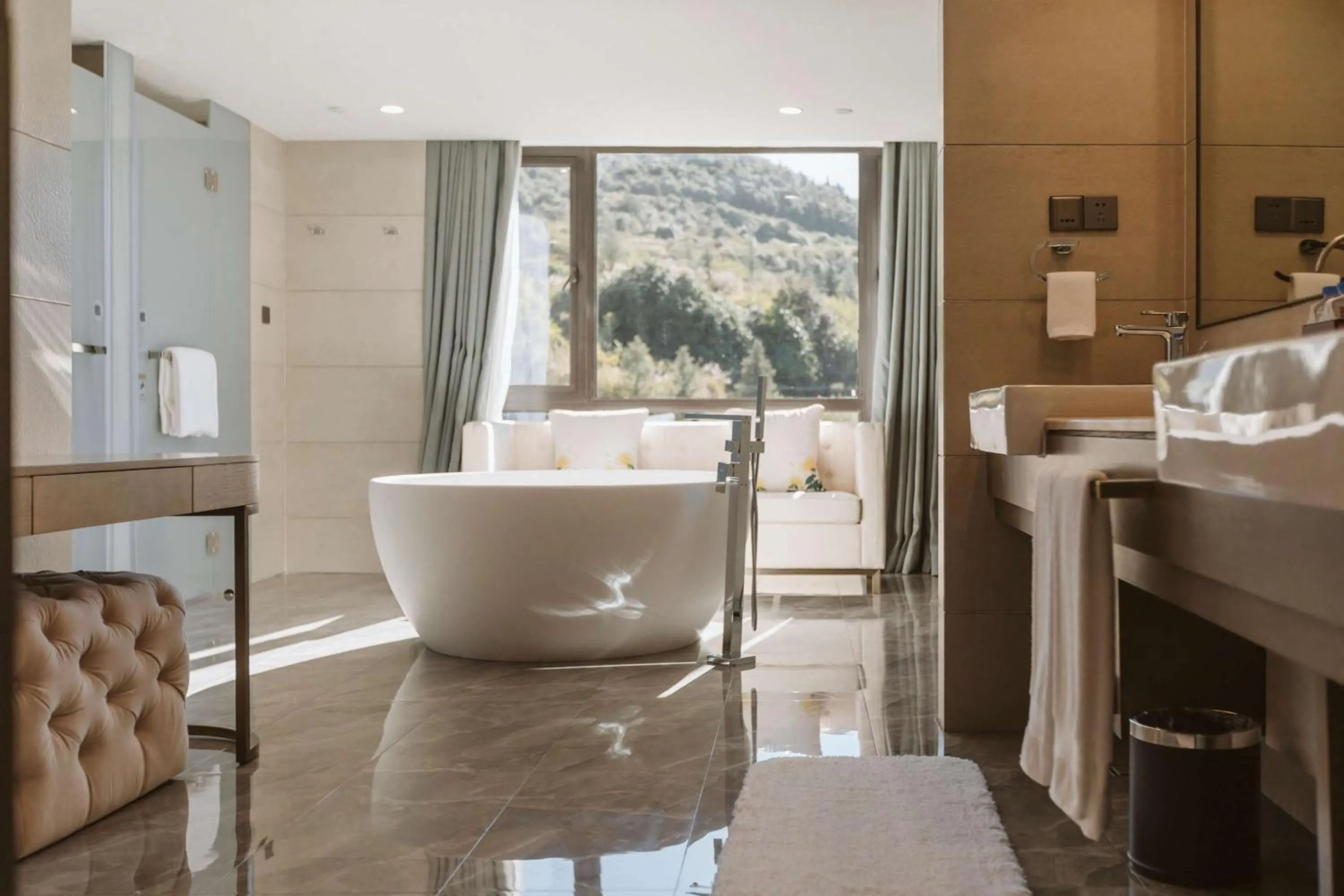 Bathroom in Hilton Lijiang