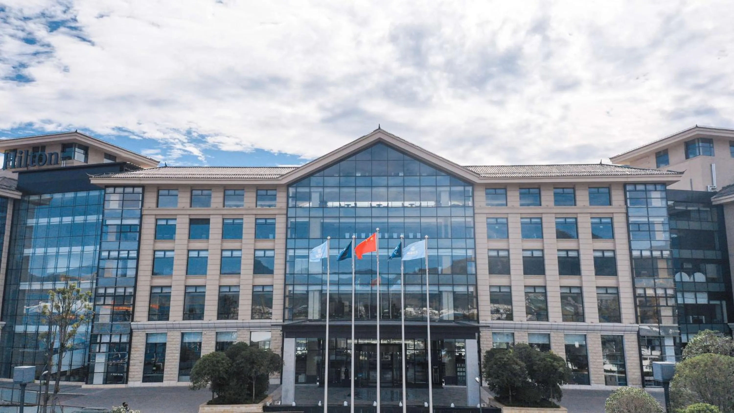 Property building in Hilton Lijiang