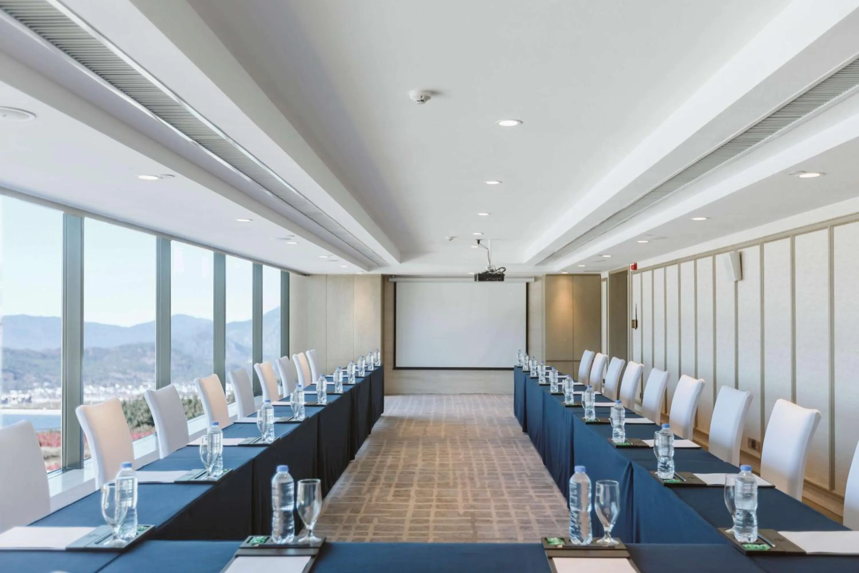 Meeting/conference room in Hilton Lijiang