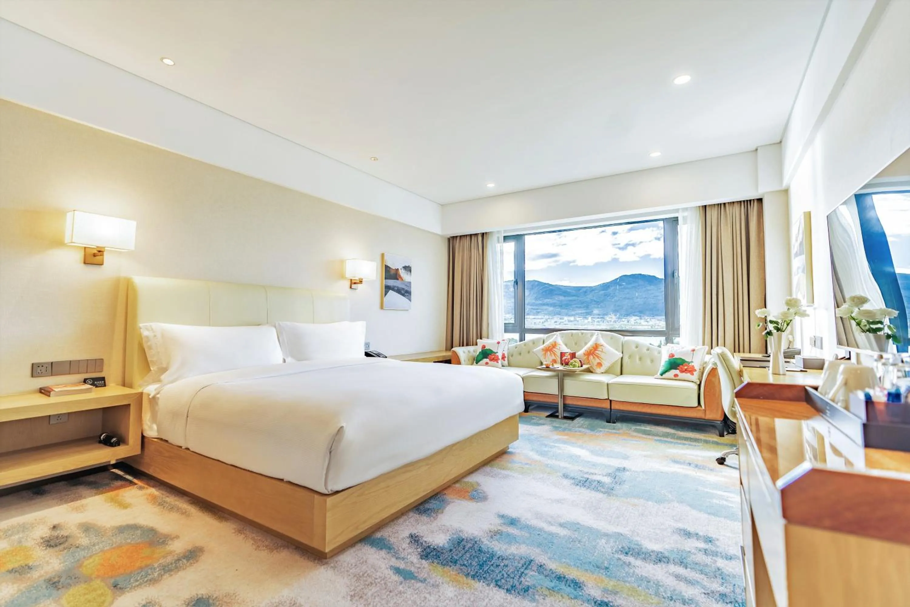 Property building, Bed in Hilton Lijiang