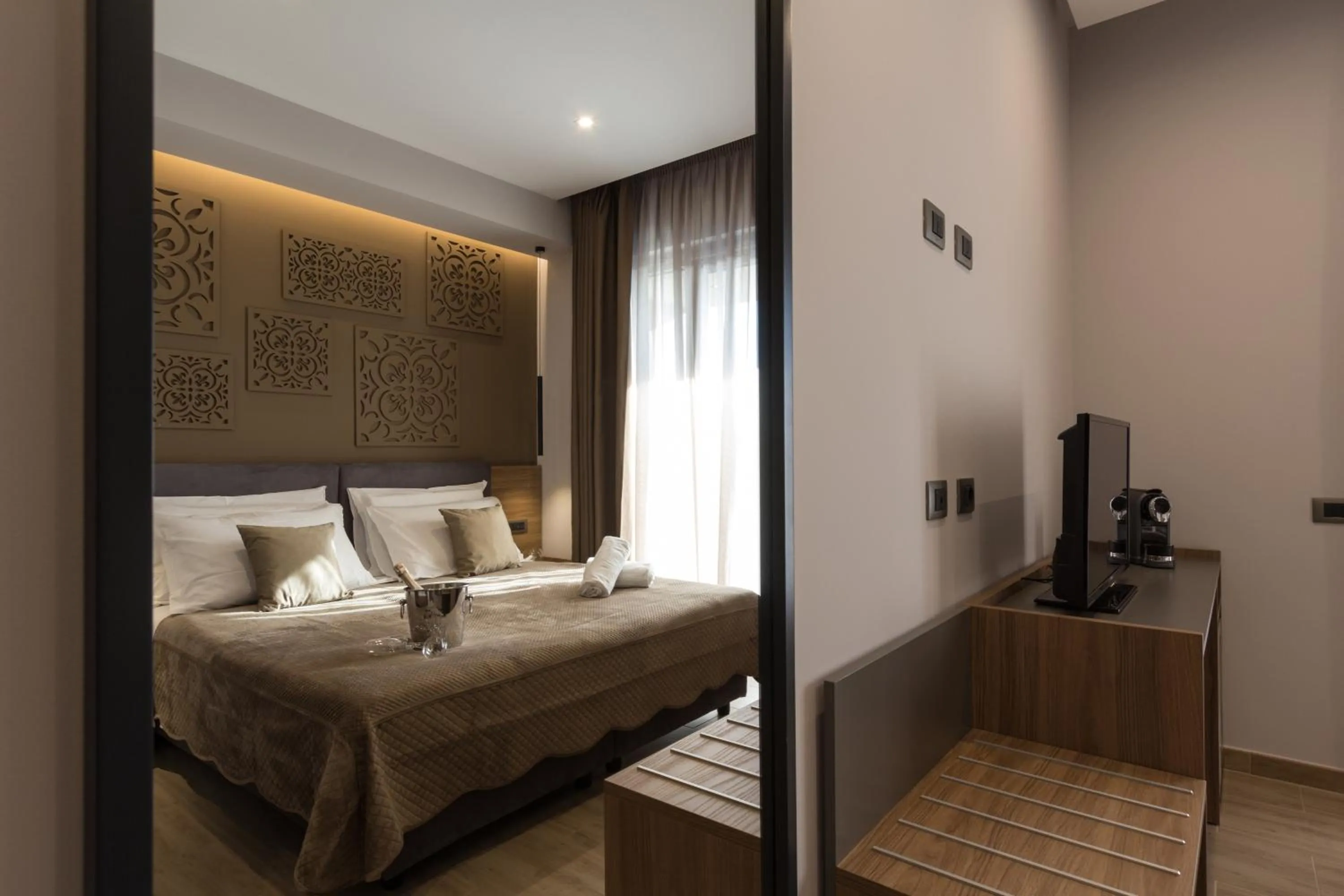 Double or Twin Room with Balcony in Giafra Luxury Rooms