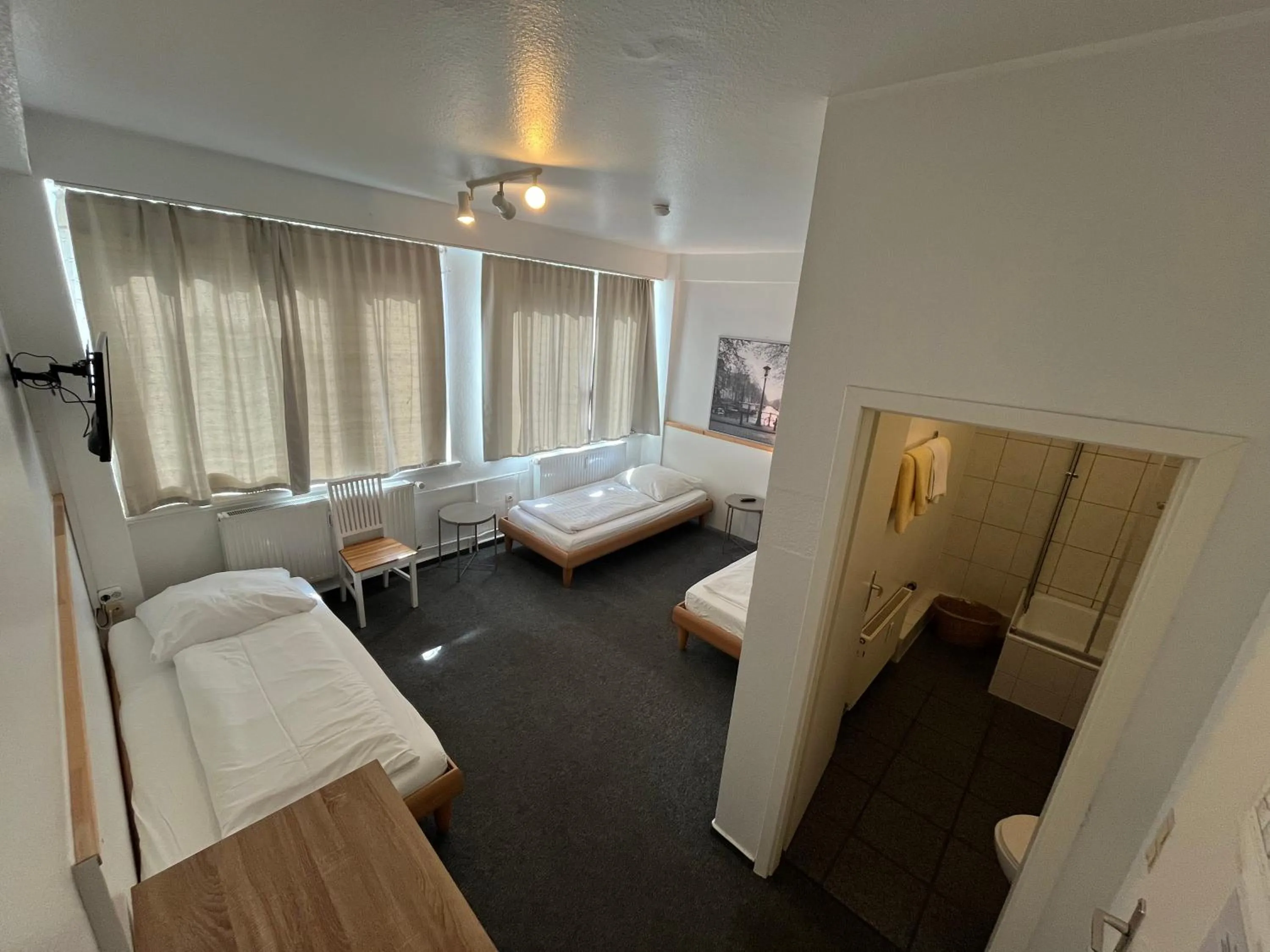 Bed in Hotel Schwarzer Bär