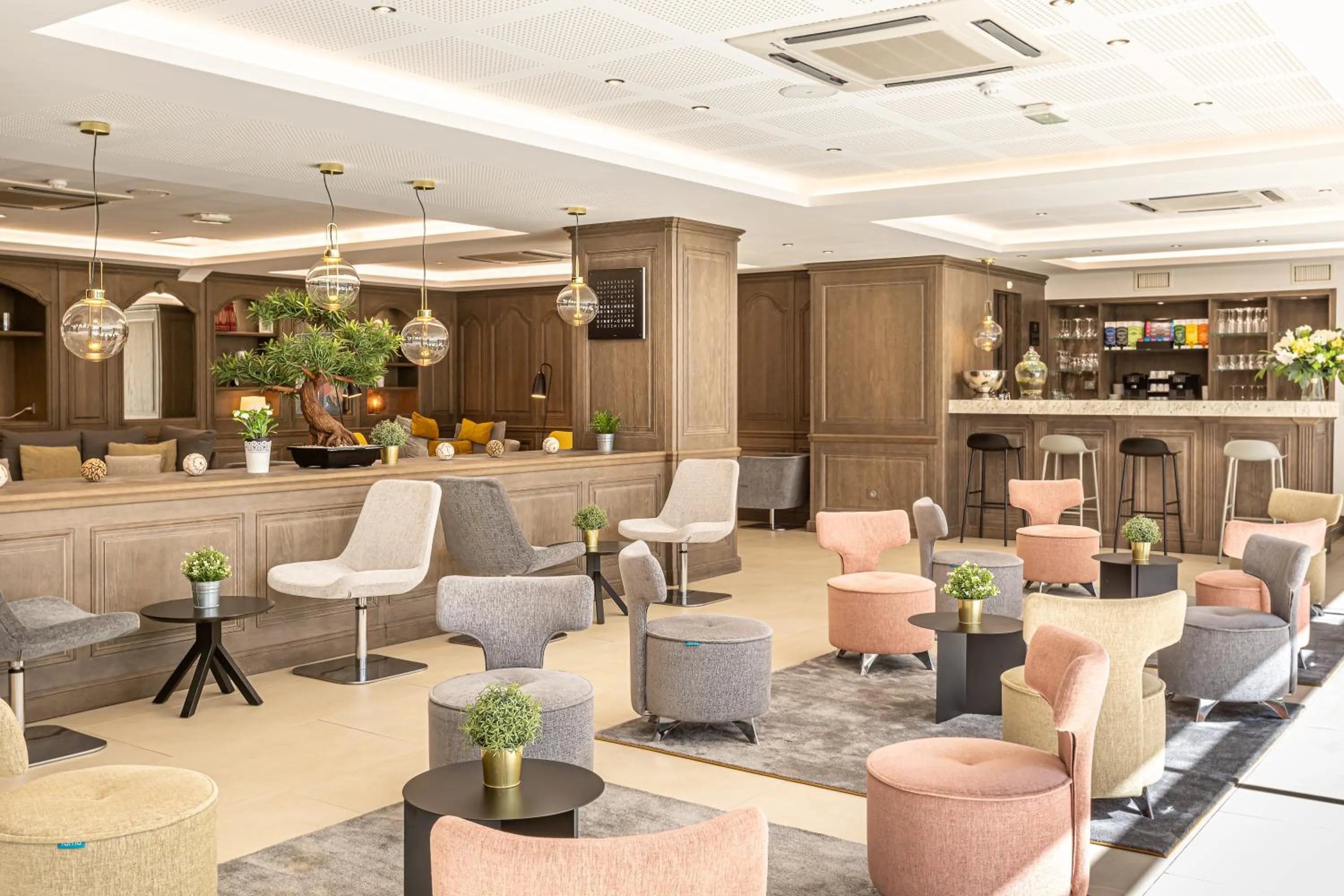 Lounge or bar in Les Jardins de St Cloud