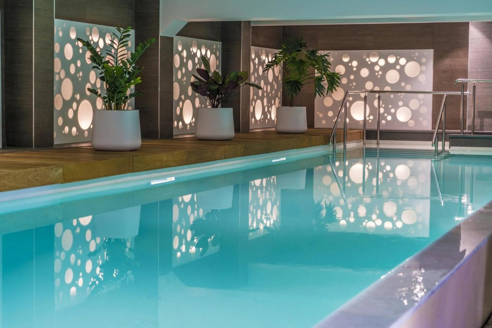 Swimming pool in Les Jardins de St Cloud