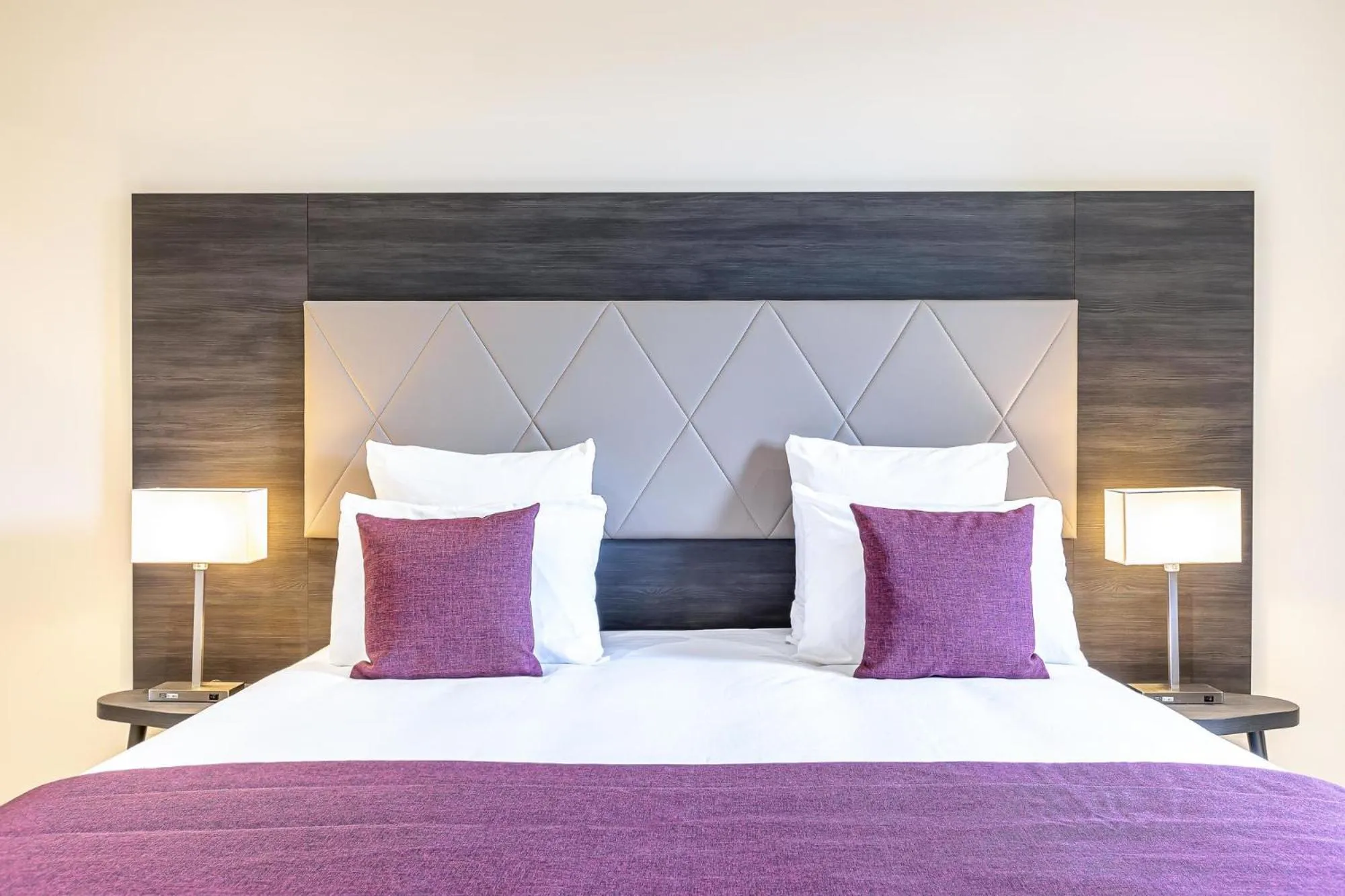 Bed in Les Jardins de St Cloud