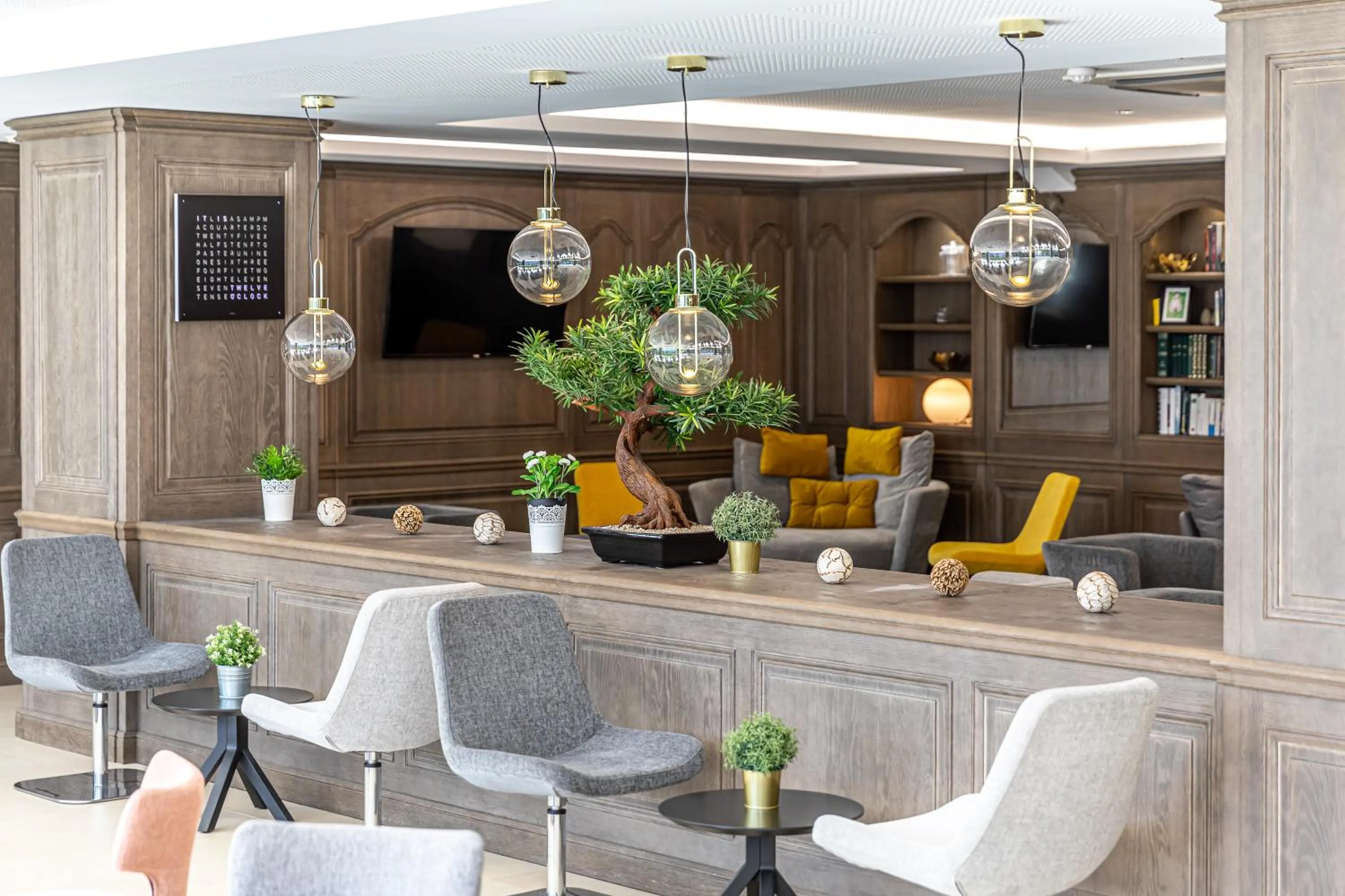 Lounge or bar in Les Jardins de St Cloud