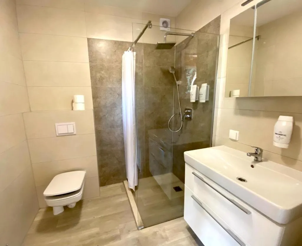 Shower in Elements Camping Selce Mobile homes