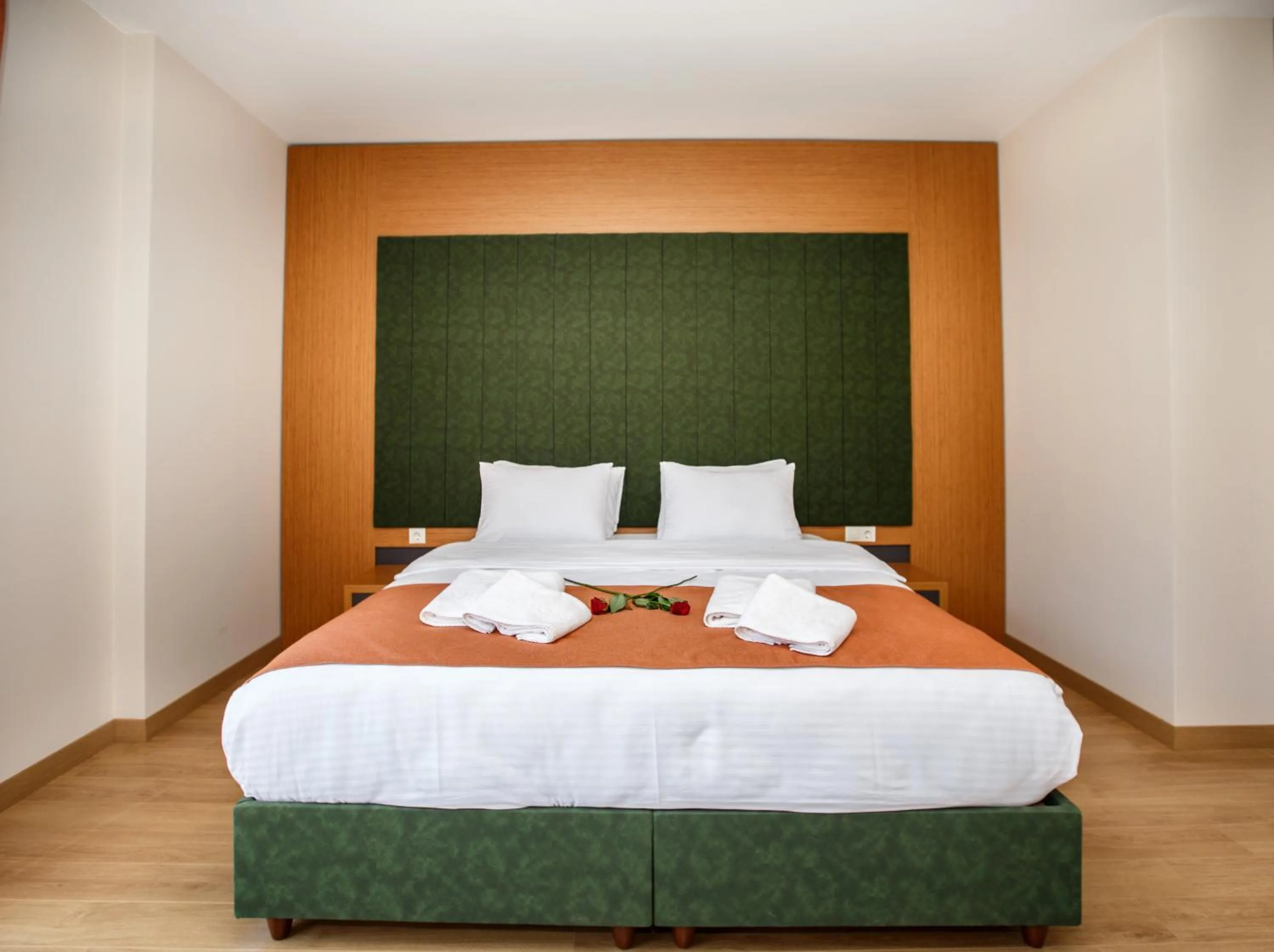 Bedroom, Bed in Armoni Deluxe Suites Trabzon