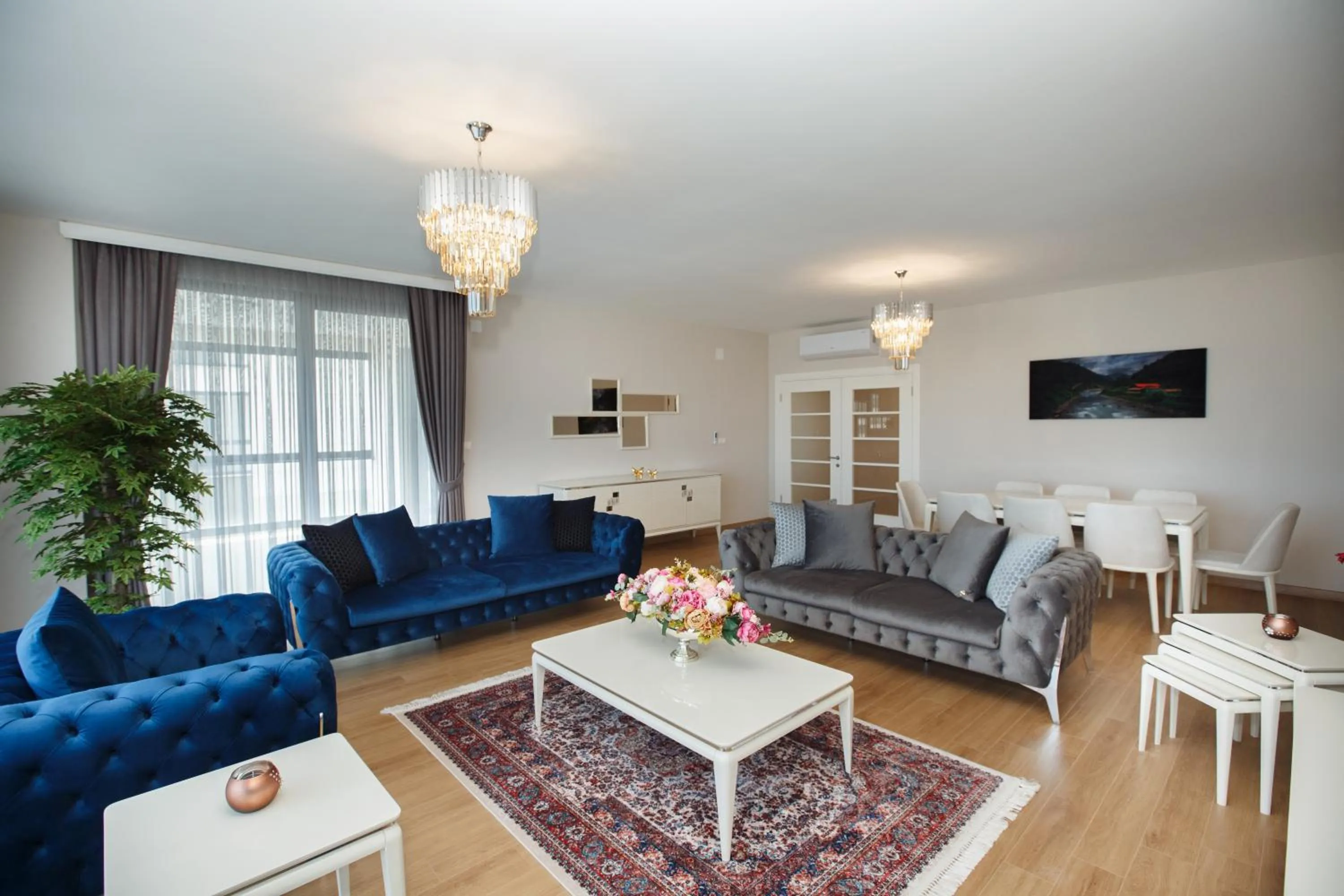 Communal lounge/ TV room in Armoni Deluxe Suites Trabzon