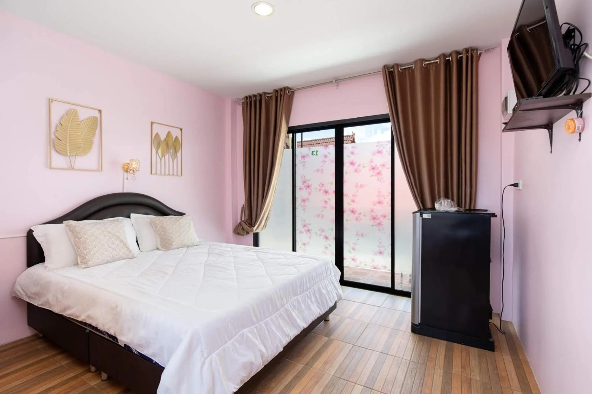 Property building, Bed in Brown Home Sattahip @ 19