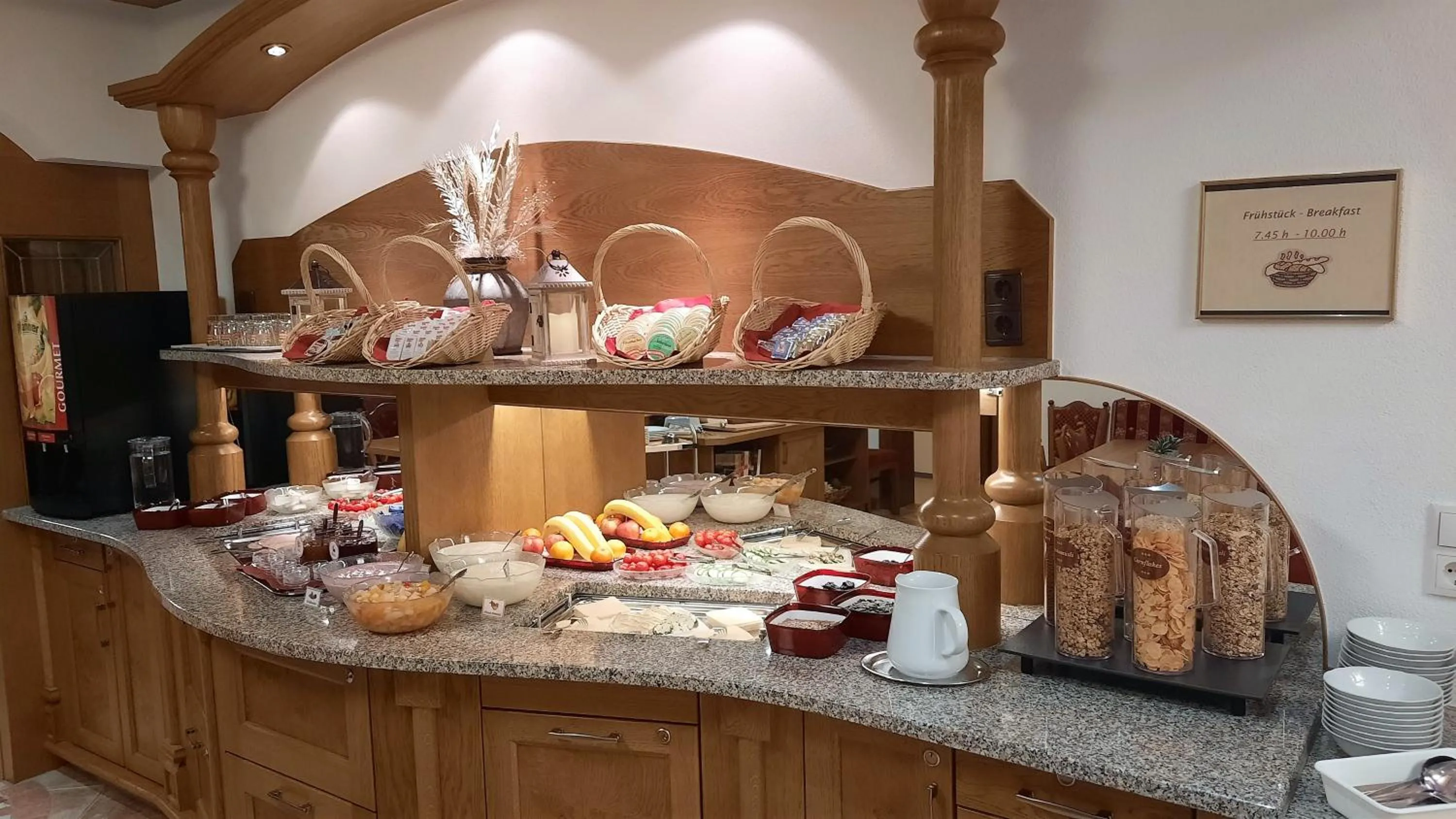Breakfast in Hotel Garni Belvedere