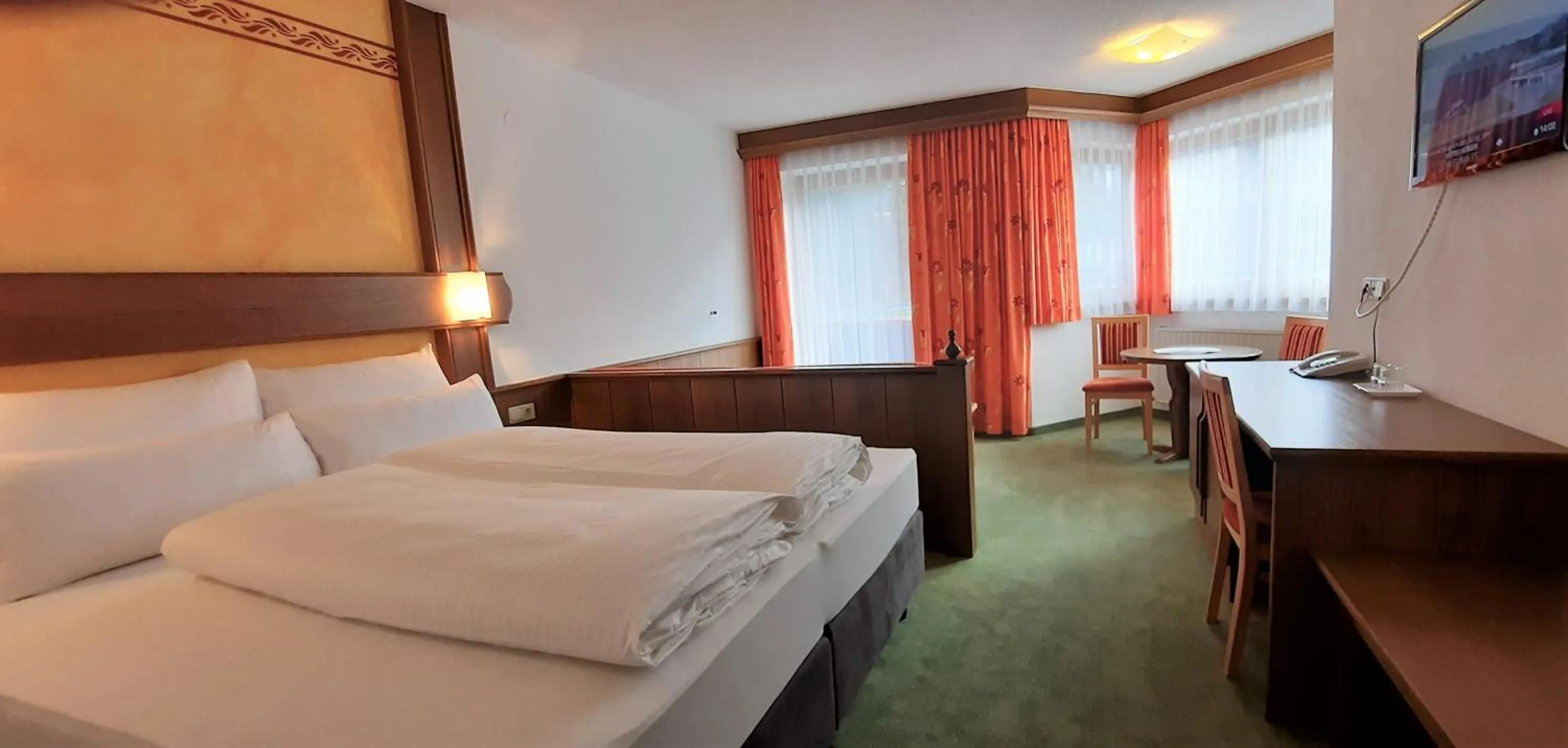 Photo of the whole room, Bed in Hotel Garni Belvedere