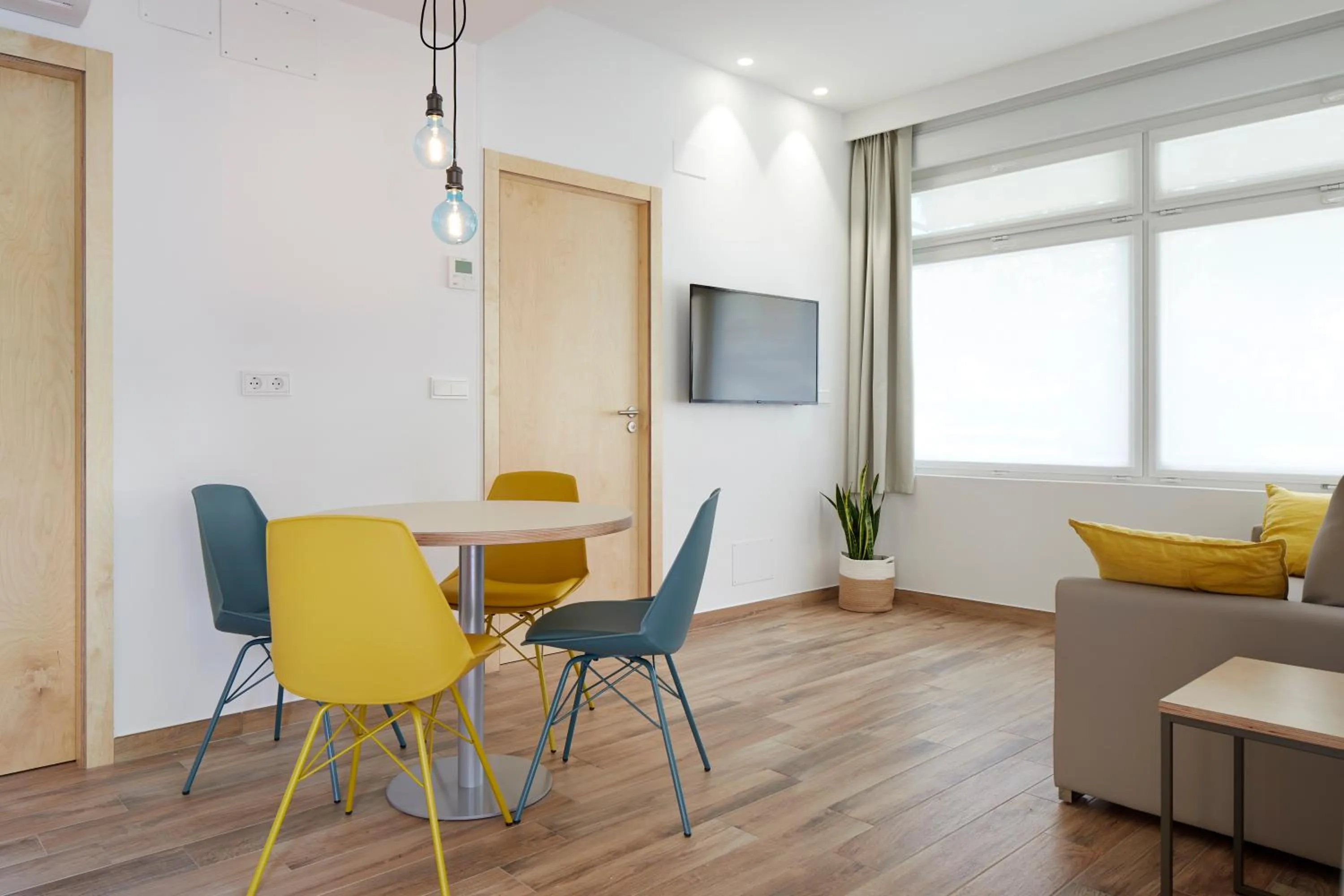 Dining area in Apartamentos Isaga