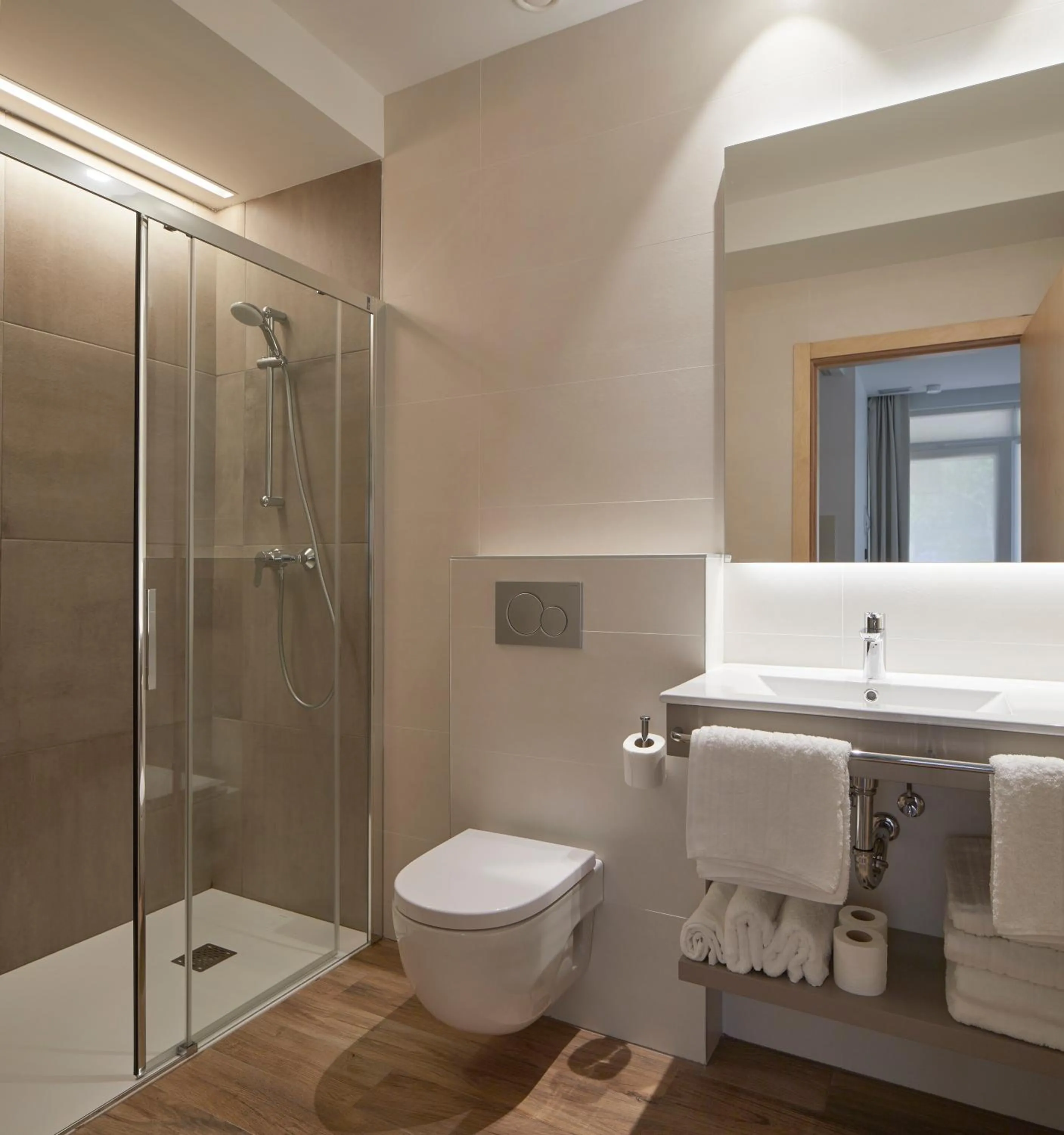 Shower in Apartamentos Isaga
