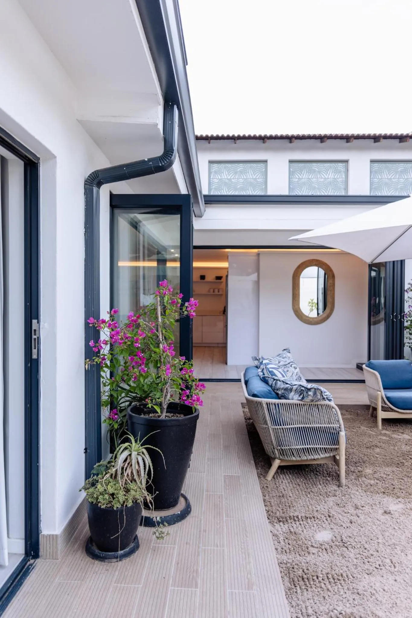 Patio in MINT Hotel 84 on Katherine