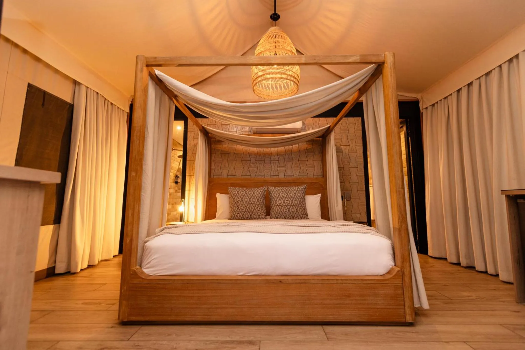 Bed in MINT Hotel 84 on Katherine